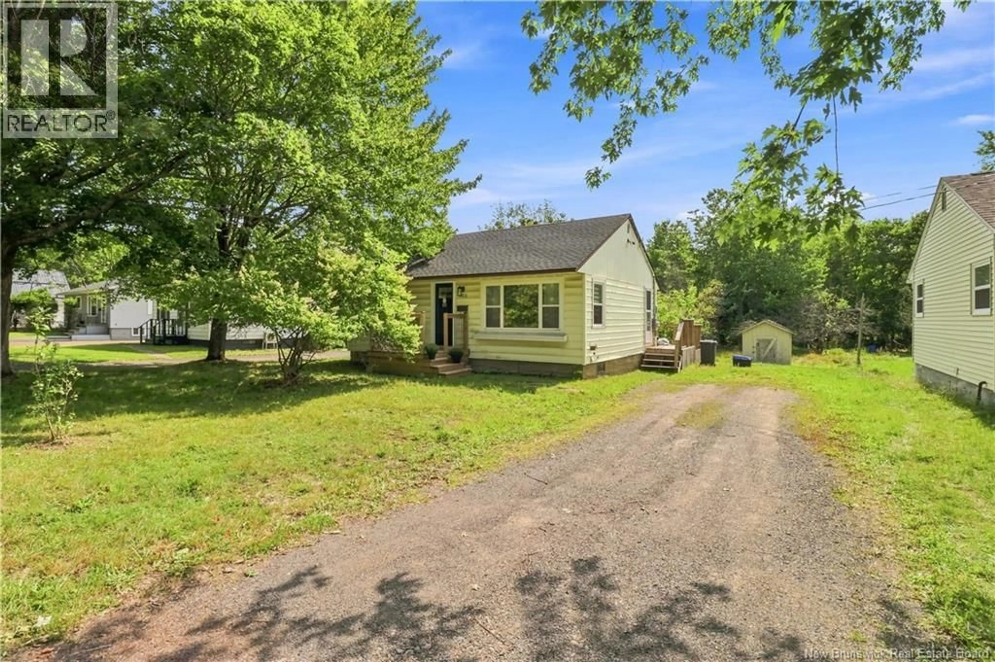 Unknown for 400 GIBSON STREET, Fredericton New Brunswick E3A4E6