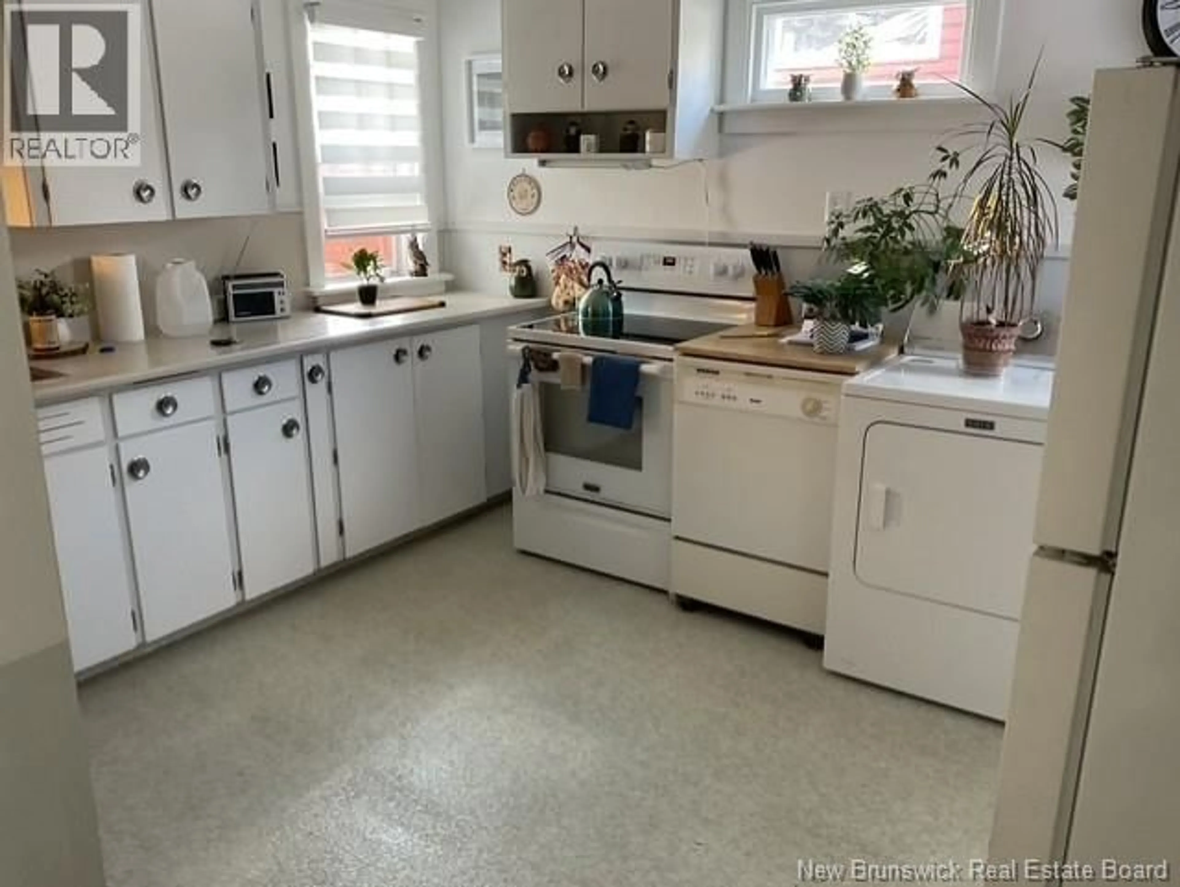 Standard kitchen, unknown for 147 SAINT JAMES STREET, Woodstock New Brunswick E7M2T5