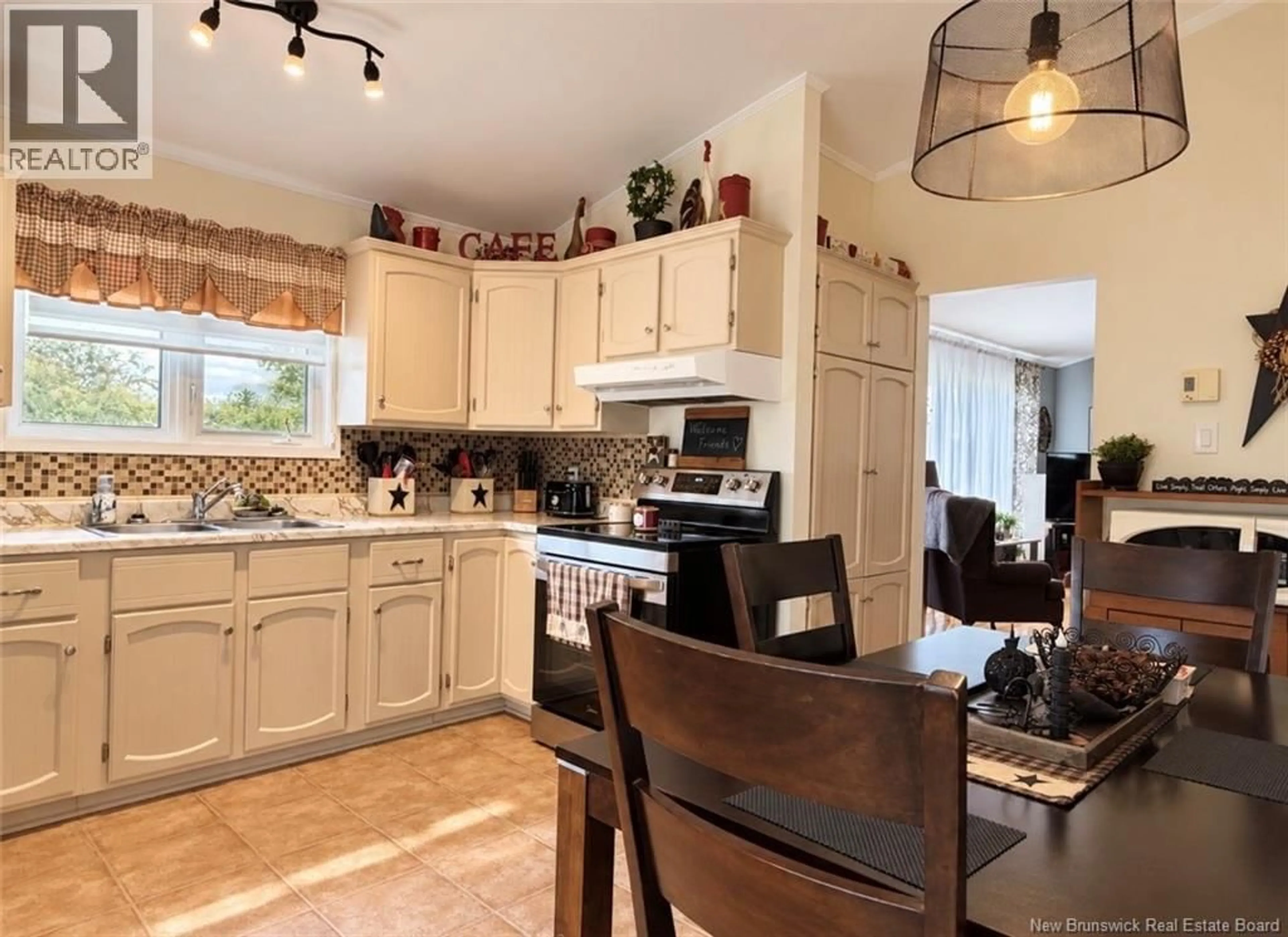 Open concept kitchen, unknown for 1145 VENIOT, Bathurst New Brunswick E2A4C1