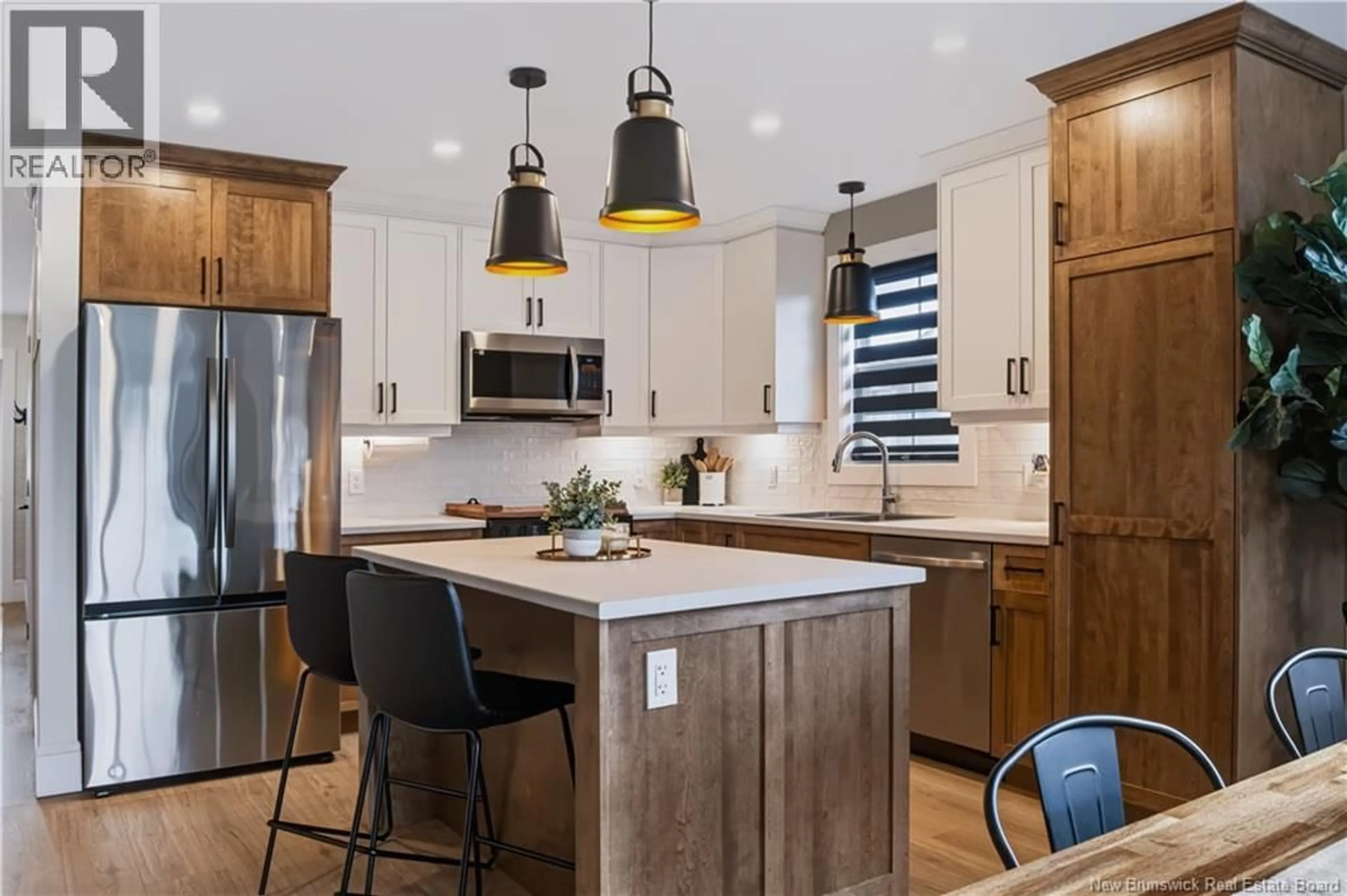 Contemporary kitchen, wood/laminate floor for 137 GLENNORTH STREET, Fredericton New Brunswick E3G0A3