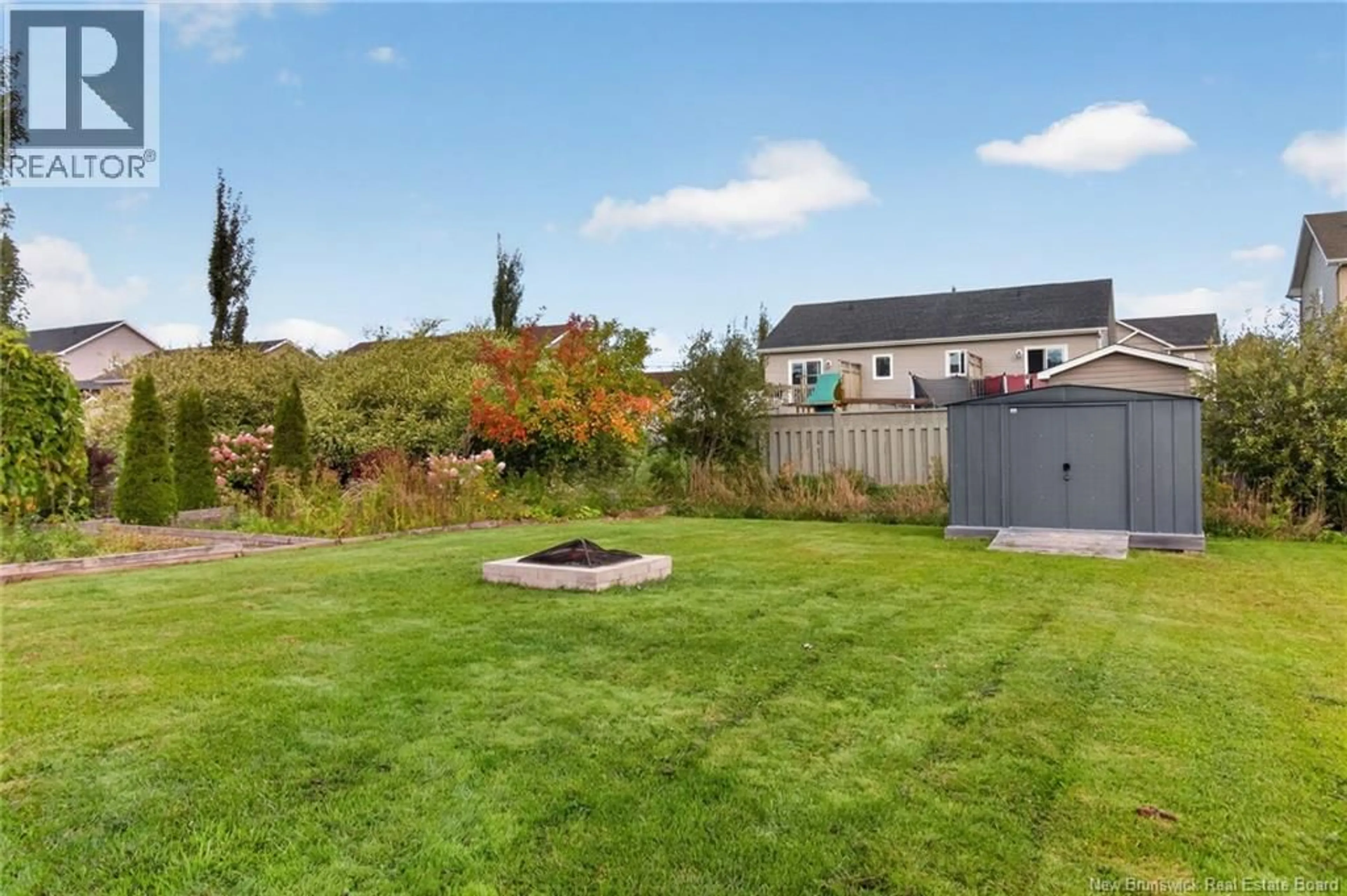 A pic from outside/outdoor area/front of a property/back of a property/a pic from drone, mountain view for 37 BREVET, Moncton New Brunswick E1G5T1