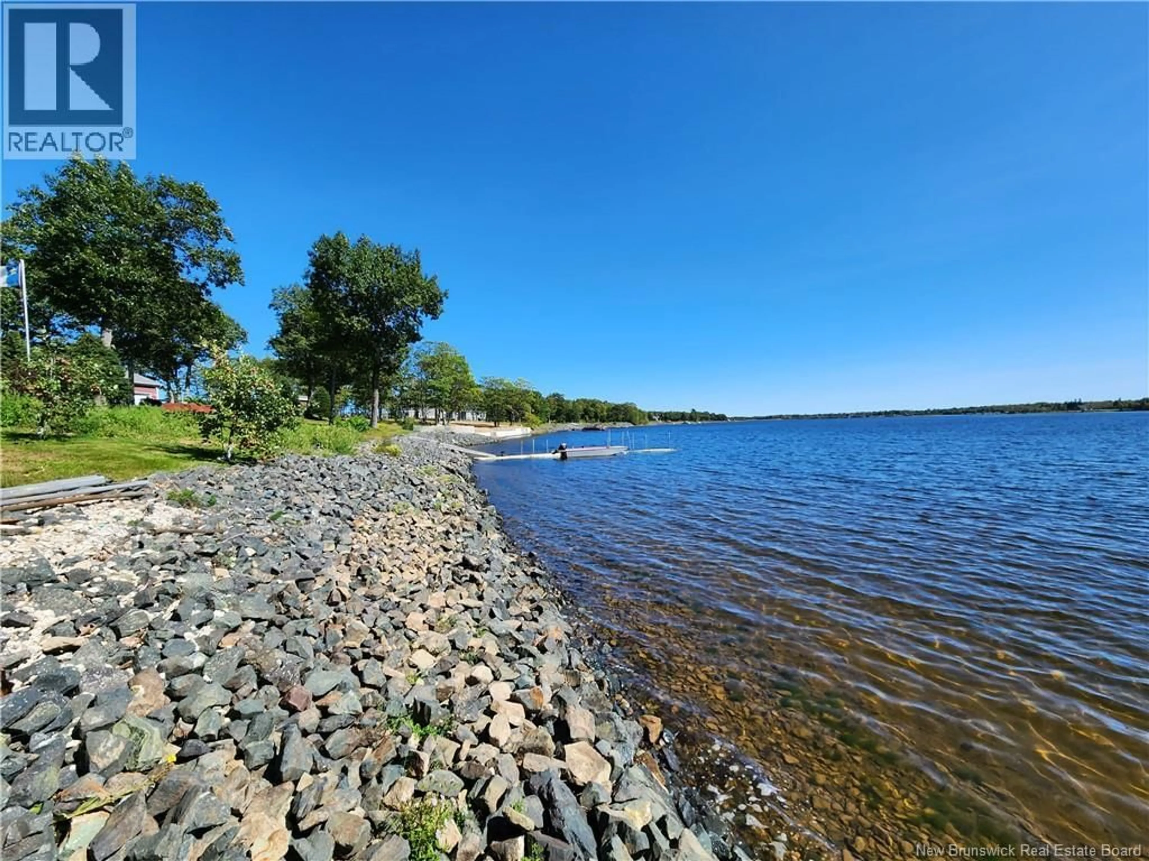 A pic from outside/outdoor area/front of a property/back of a property/a pic from drone, water/lake/river/ocean view for 146 RUE OMER, Pointe-À-Tom New Brunswick E1X3X1