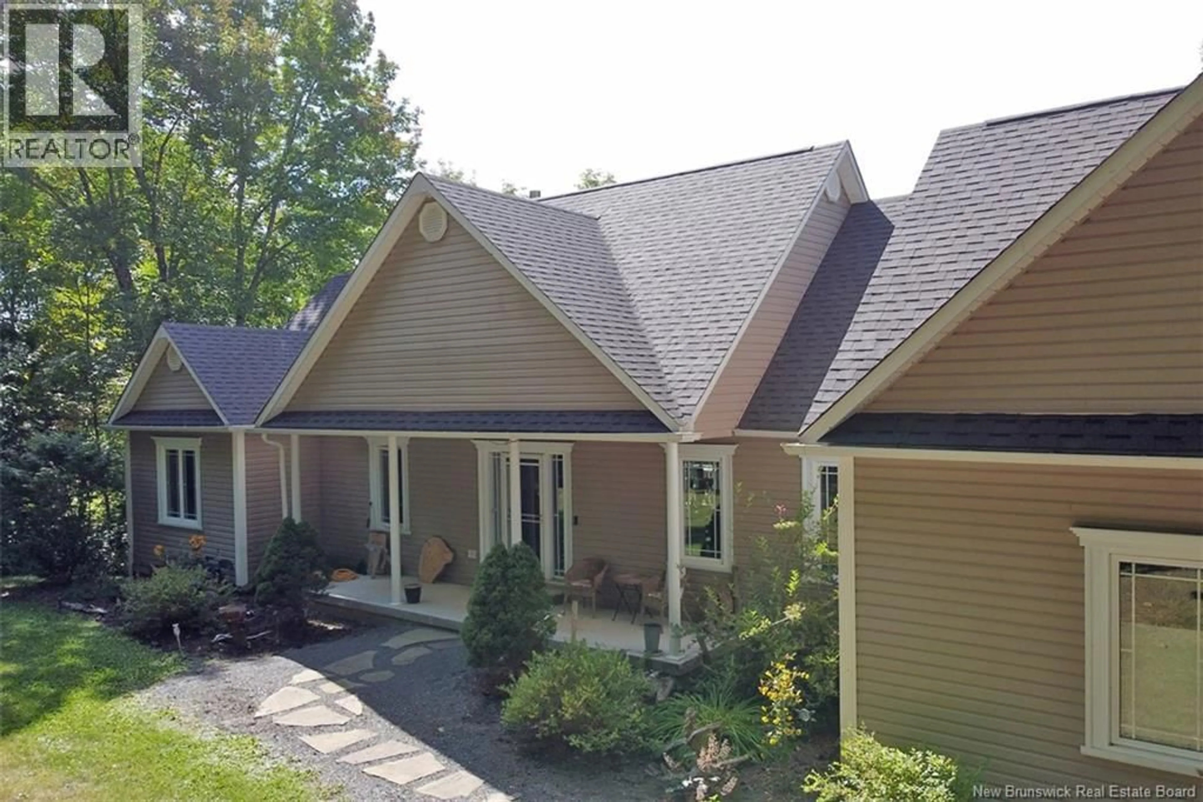 Home with vinyl exterior material, unknown for 48 LEE DRIVE, Upper Kingsclear New Brunswick E3E2L2