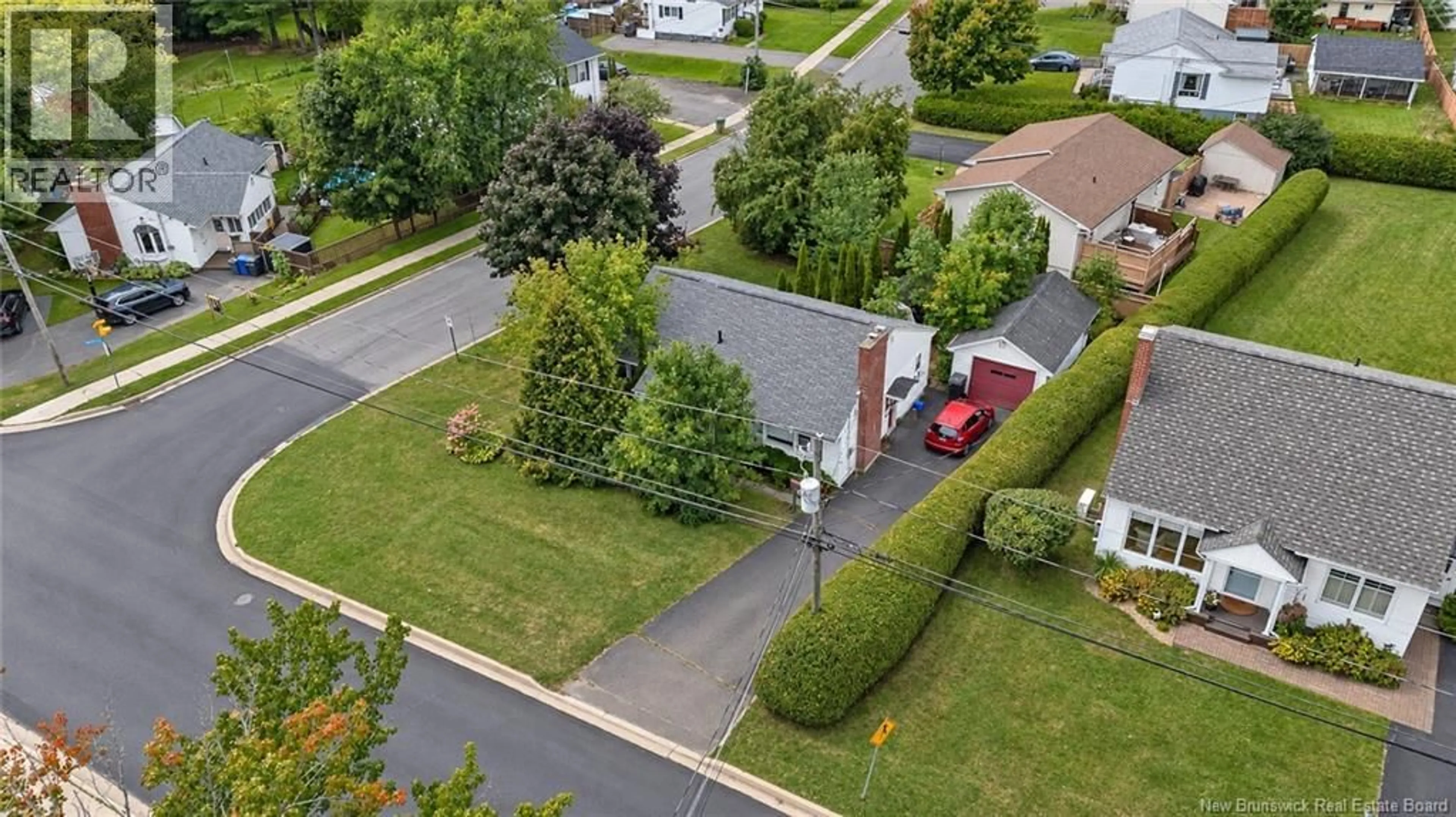 A pic from outside/outdoor area/front of a property/back of a property/a pic from drone, street for 117 FULTON AVENUE, Fredericton New Brunswick E3A2B7