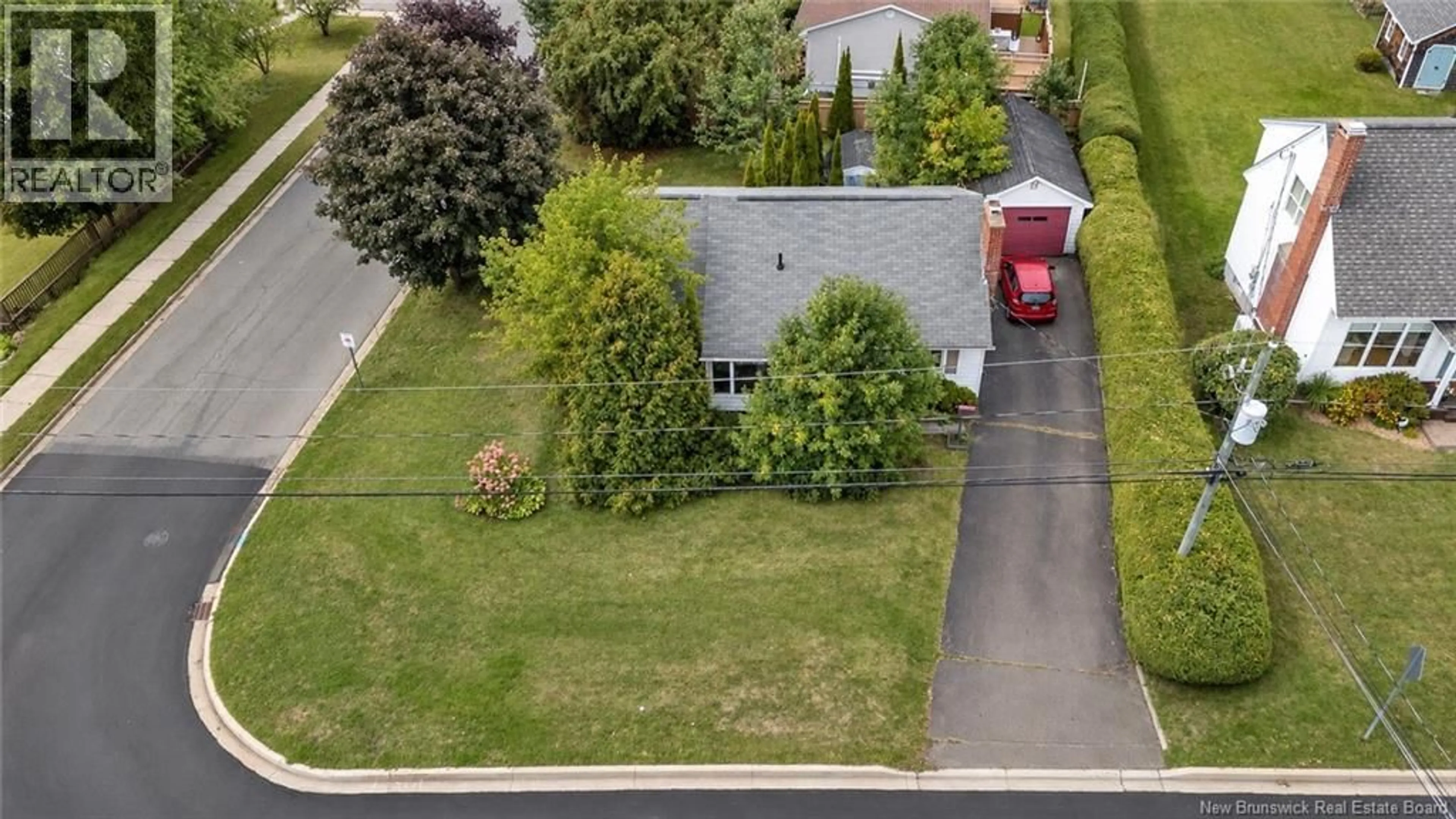 A pic from outside/outdoor area/front of a property/back of a property/a pic from drone, street for 117 FULTON AVENUE, Fredericton New Brunswick E3A2B7