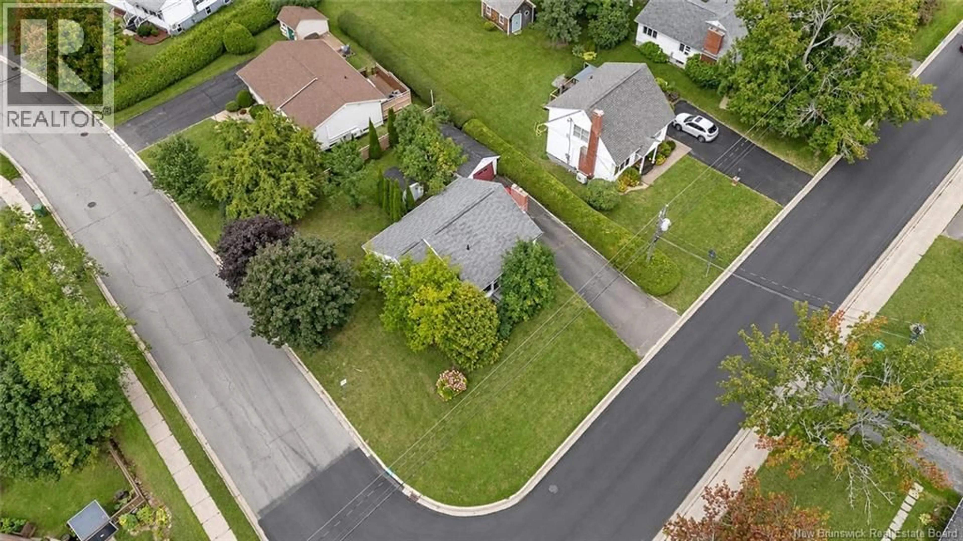 A pic from outside/outdoor area/front of a property/back of a property/a pic from drone, street for 117 FULTON AVENUE, Fredericton New Brunswick E3A2B7