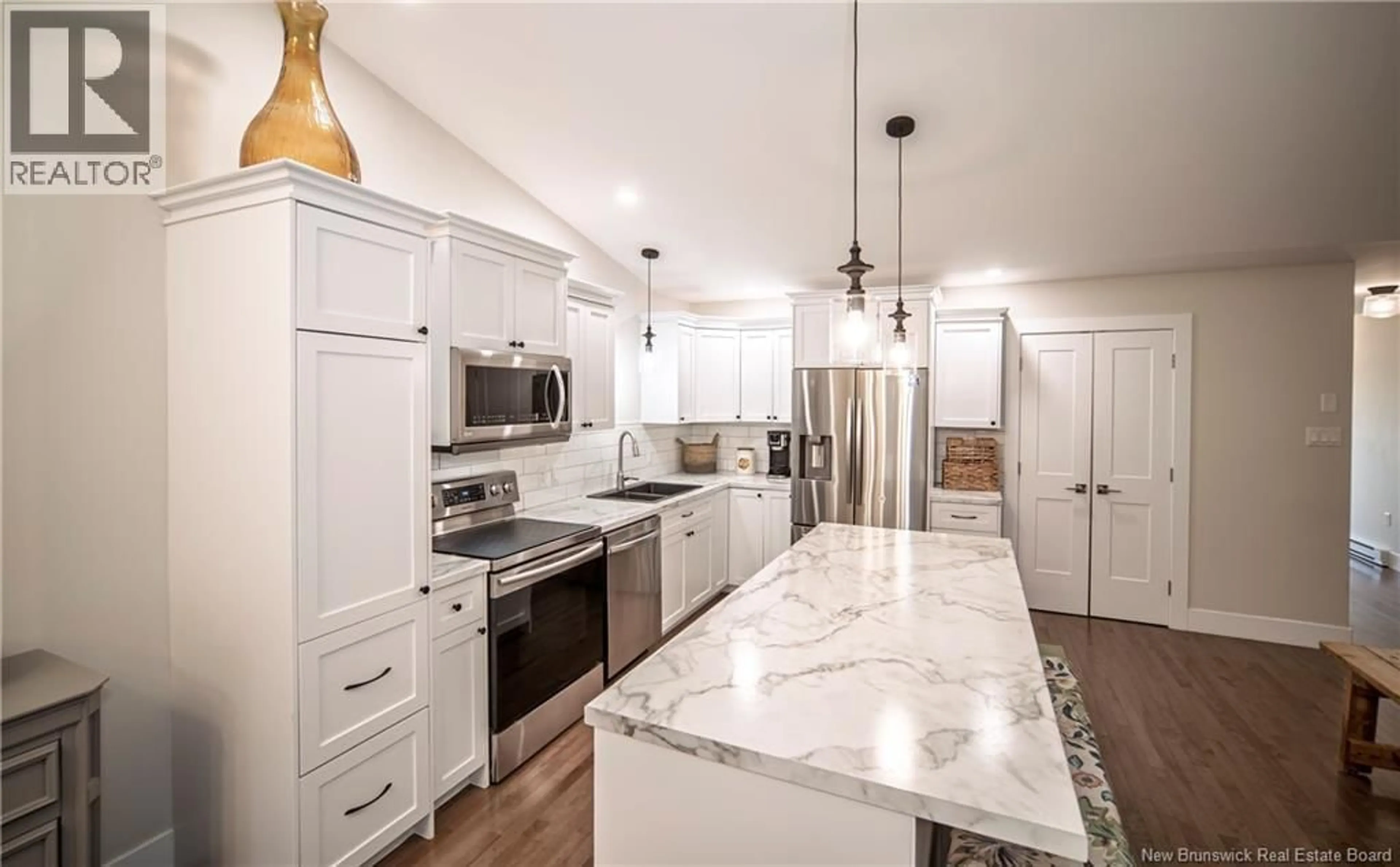 Open concept kitchen, ceramic/tile floor for 9 COOK COURT, Oromocto New Brunswick E2V0N1