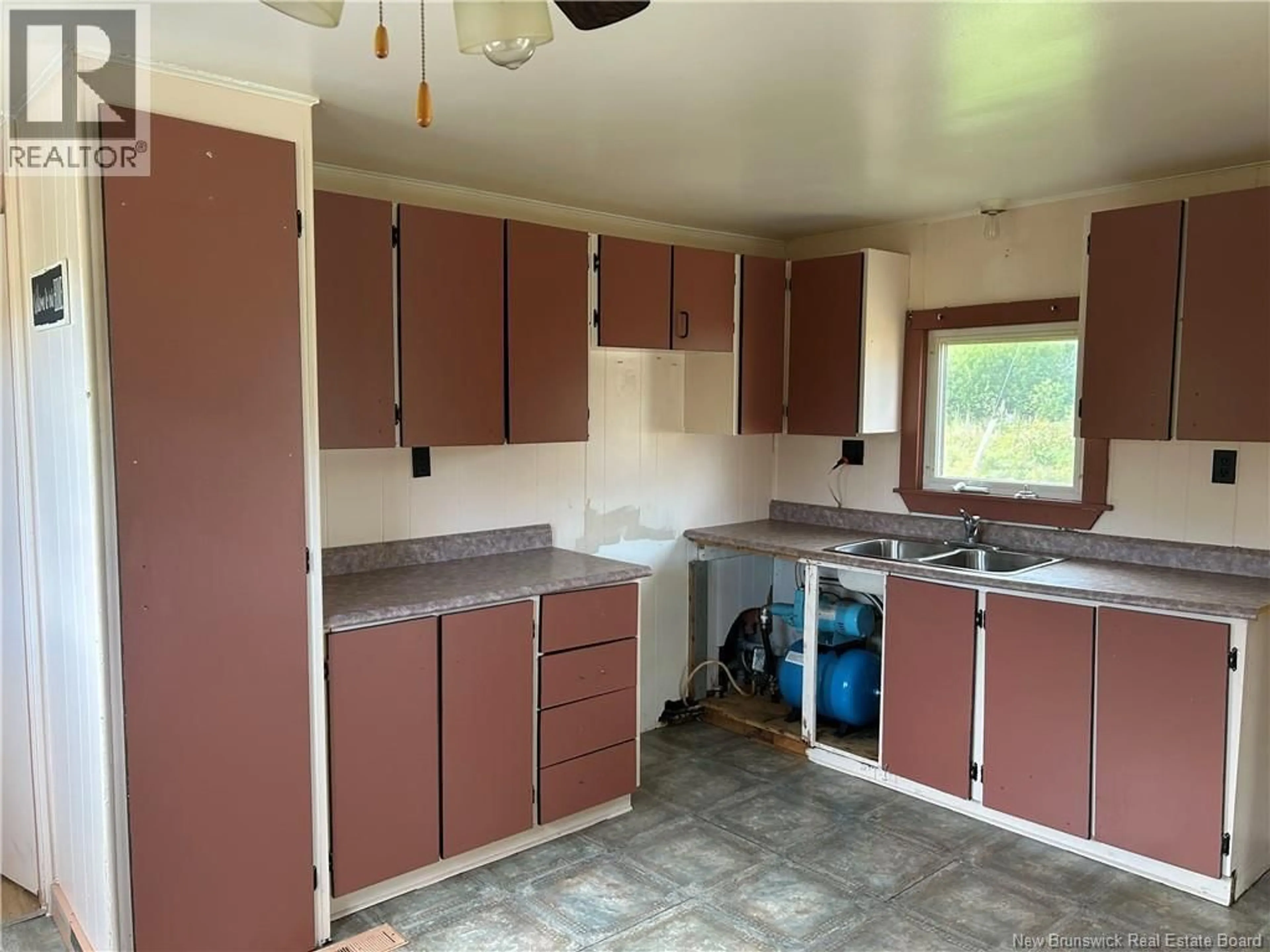 Standard kitchen, unknown for 1078 ROUTE 134, Petit-Rocher New Brunswick E8J1A4