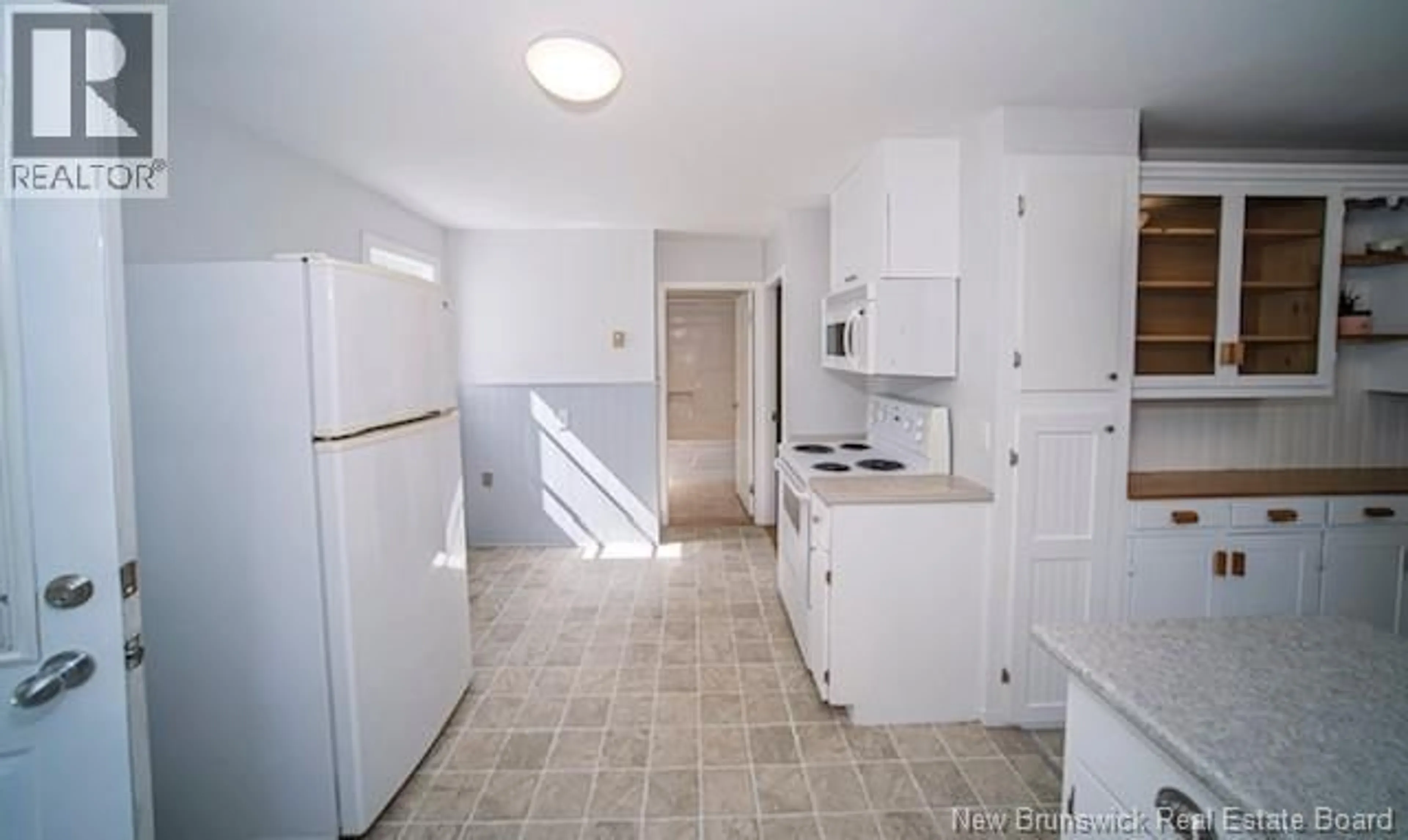 Standard kitchen, unknown for 102 CLAREMONT DRIVE, Fredericton New Brunswick E3A1E8