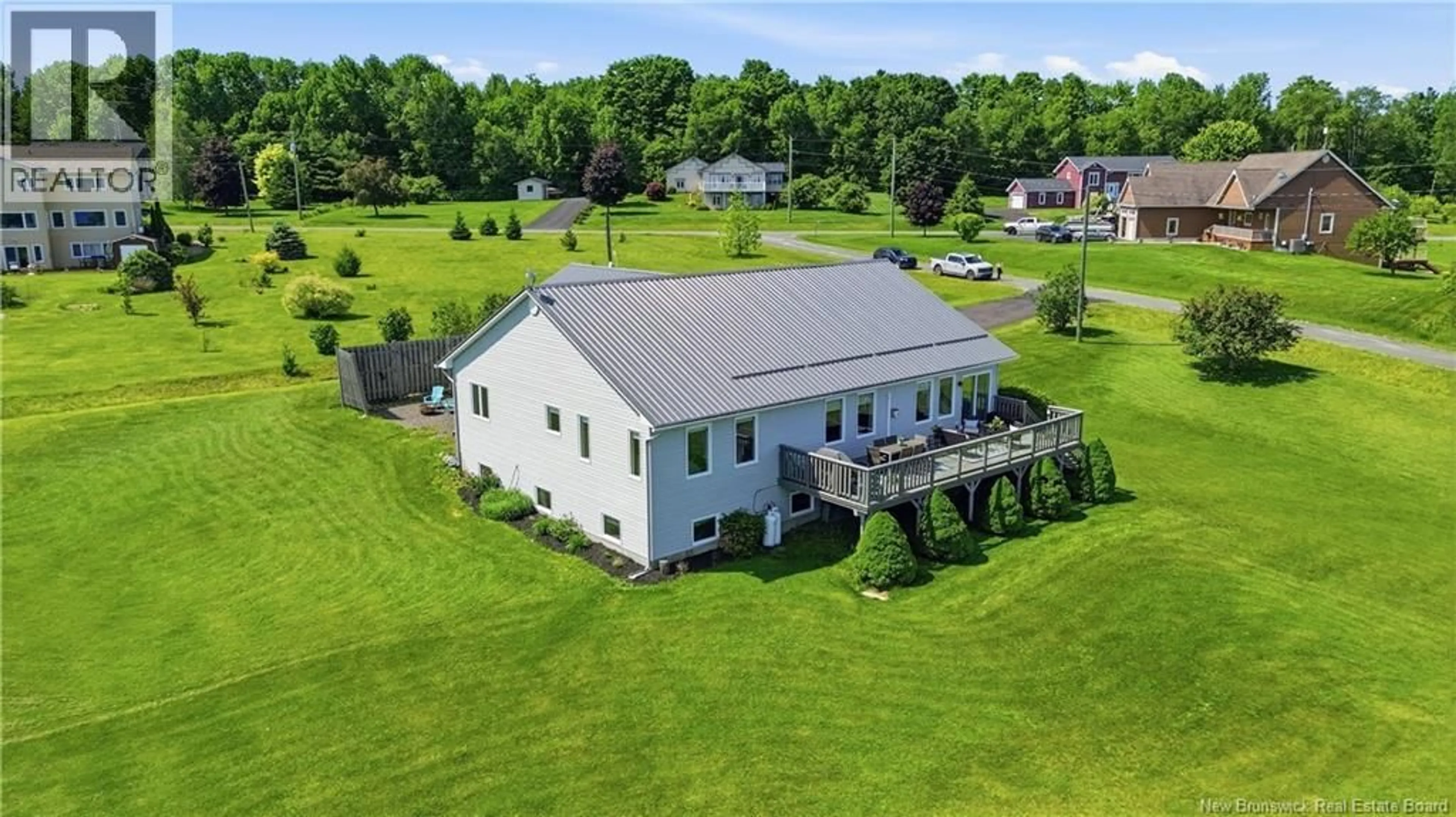 A pic from outside/outdoor area/front of a property/back of a property/a pic from drone, building for 10 RIPPLE LANE, Upper Kingsclear New Brunswick E3E2R6