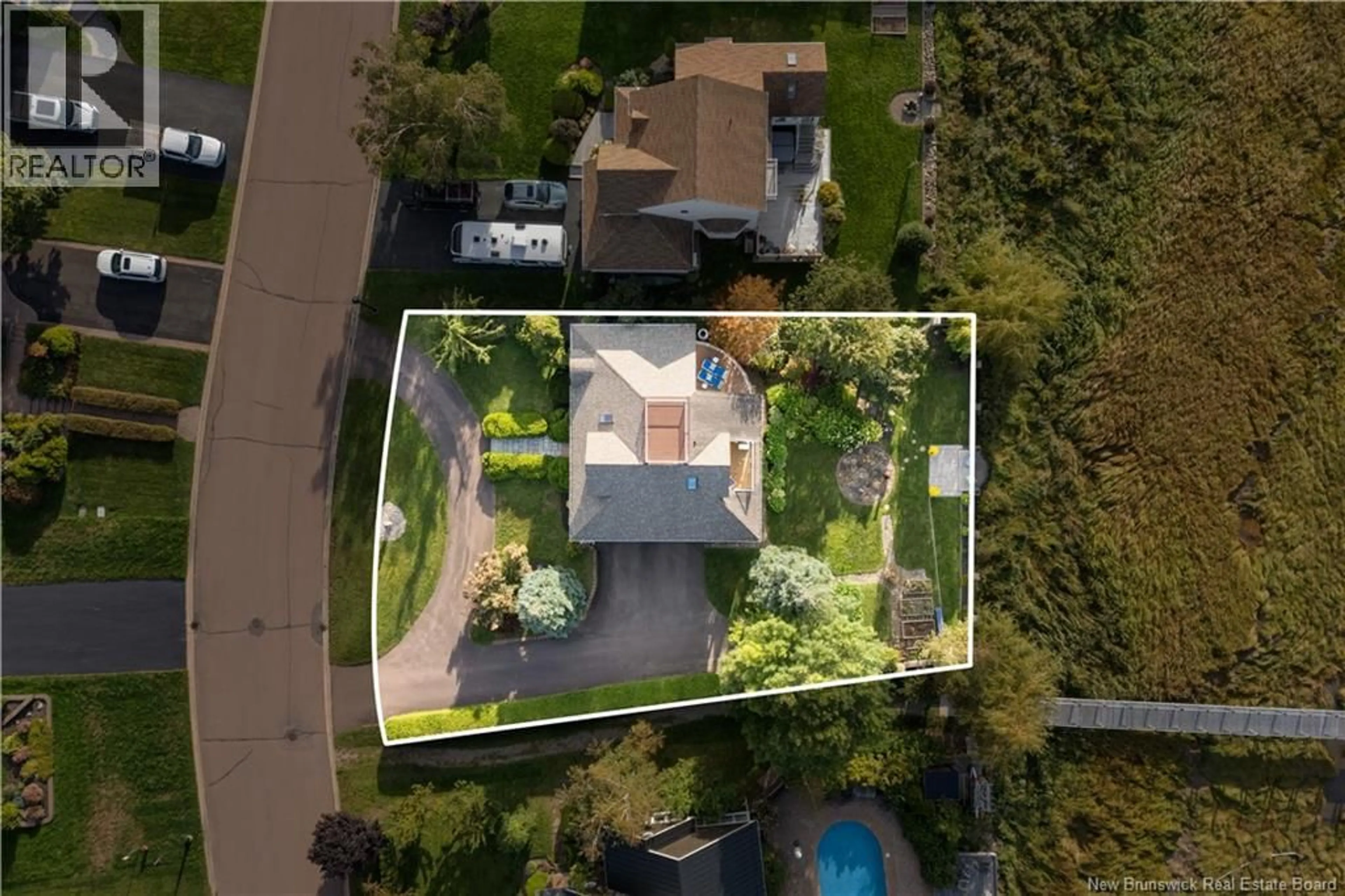 A pic from outside/outdoor area/front of a property/back of a property/a pic from drone, street for 522 WAYNE STREET, Shediac New Brunswick E4P2W9