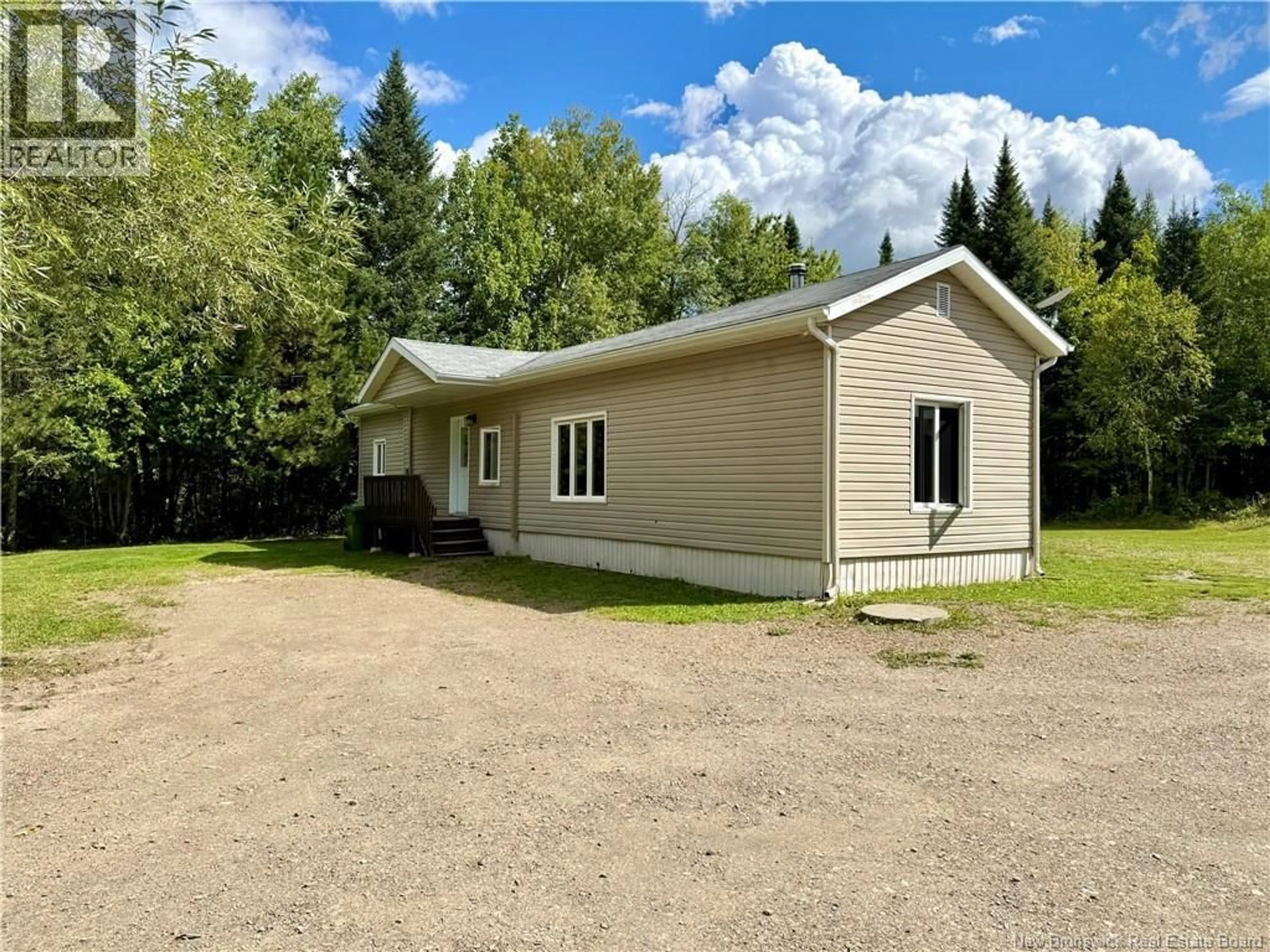 A pic from outside/outdoor area/front of a property/back of a property/a pic from drone, building for 401 CHEMIN SMITH, Saint-Basile New Brunswick E7C2J8