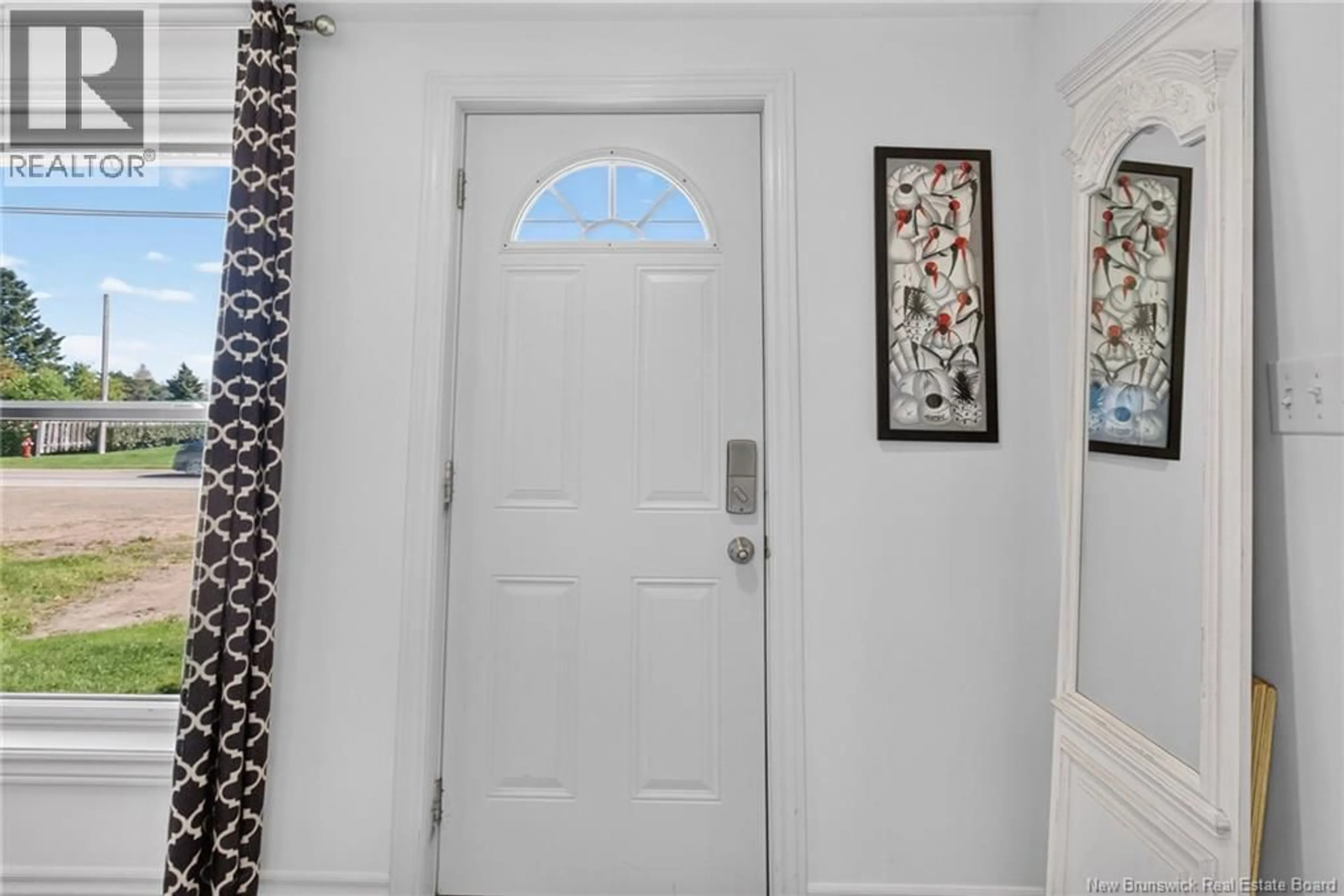 Indoor entryway for 494 GREENWOOD DRIVE, Shediac New Brunswick E4P1V6
