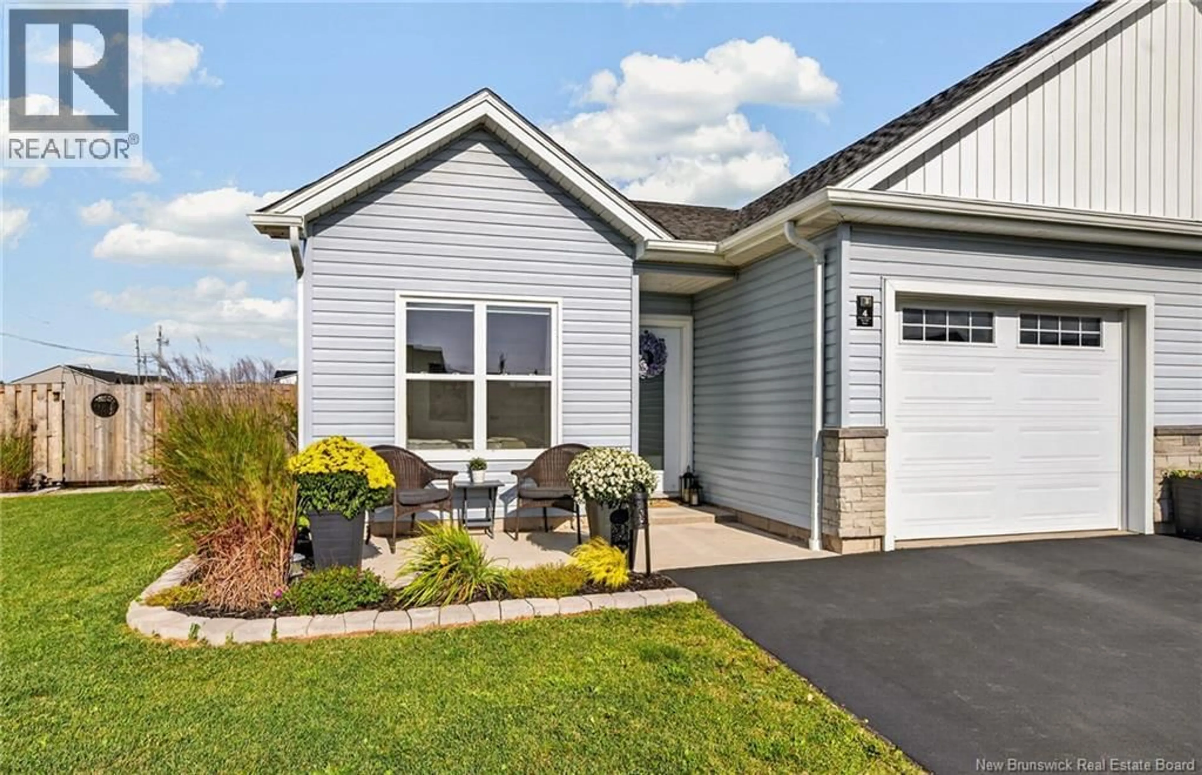 Home with vinyl exterior material, street for 4 MIA STREET, Shediac New Brunswick E4P0Z8