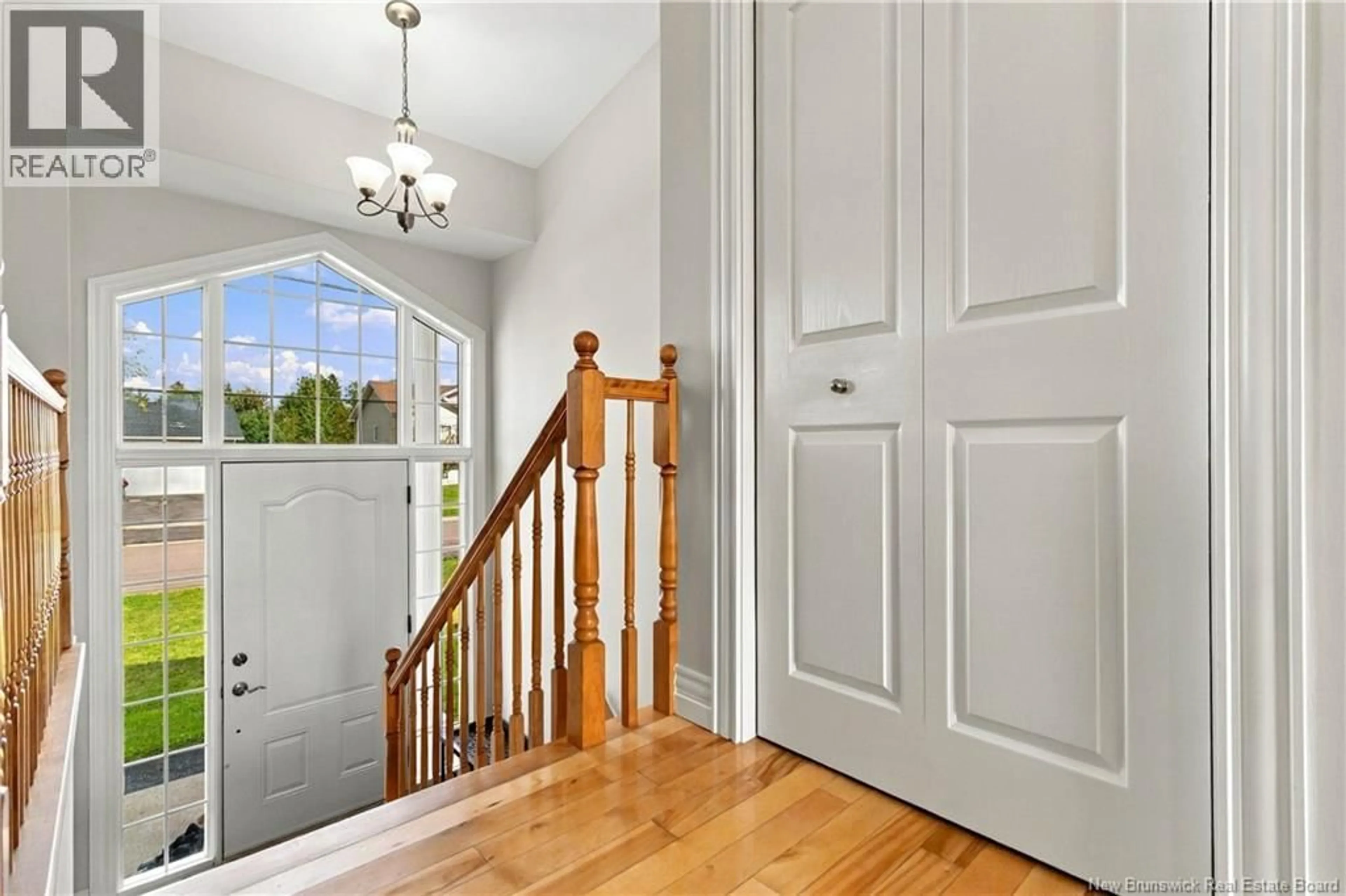 Indoor entryway for 42 CRAWFORD STREET, Moncton New Brunswick E1G5N2