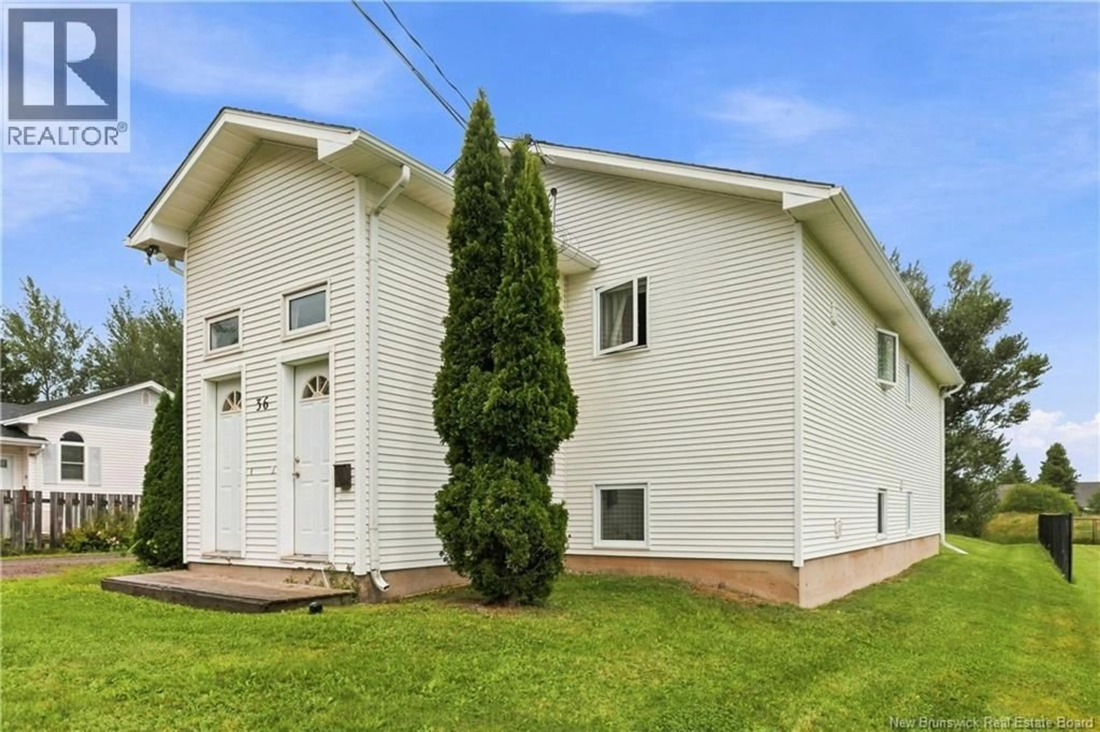 Home with vinyl exterior material, building for 36 LORETTE STREET, Dieppe New Brunswick E1A2E9