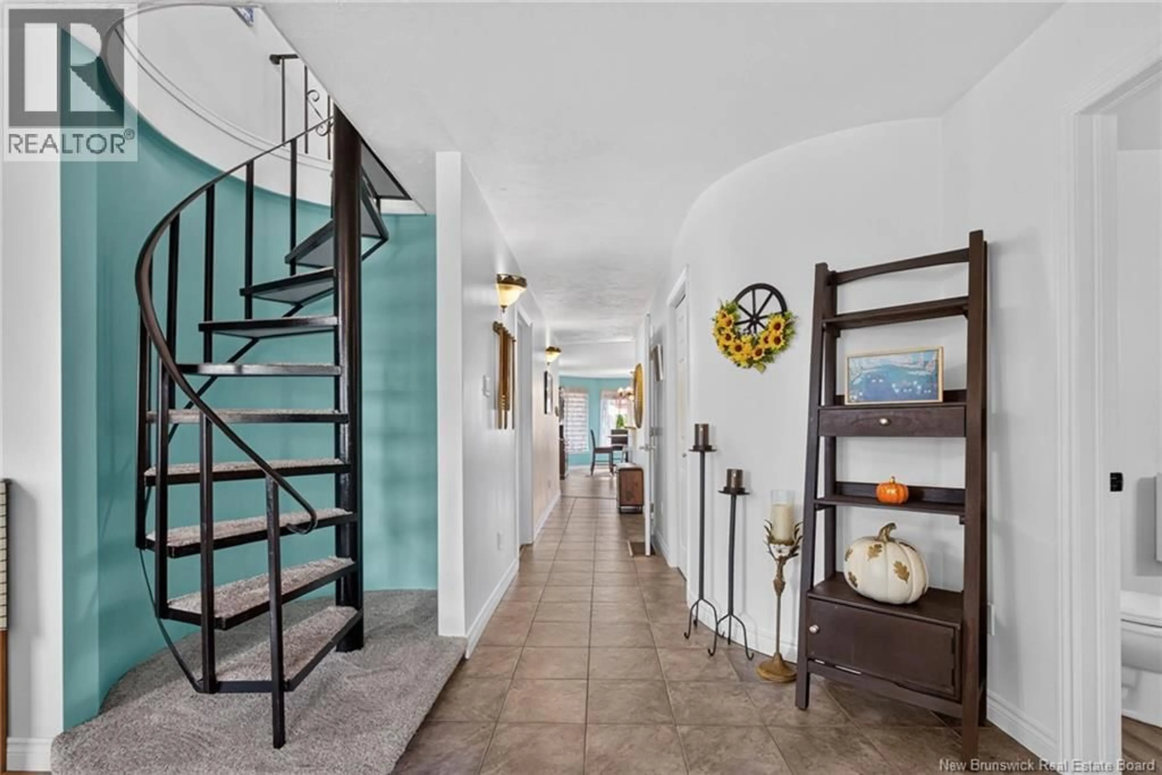 Indoor foyer for 218 RIVERSIDE DRIVE, Shediac New Brunswick E4P2P6