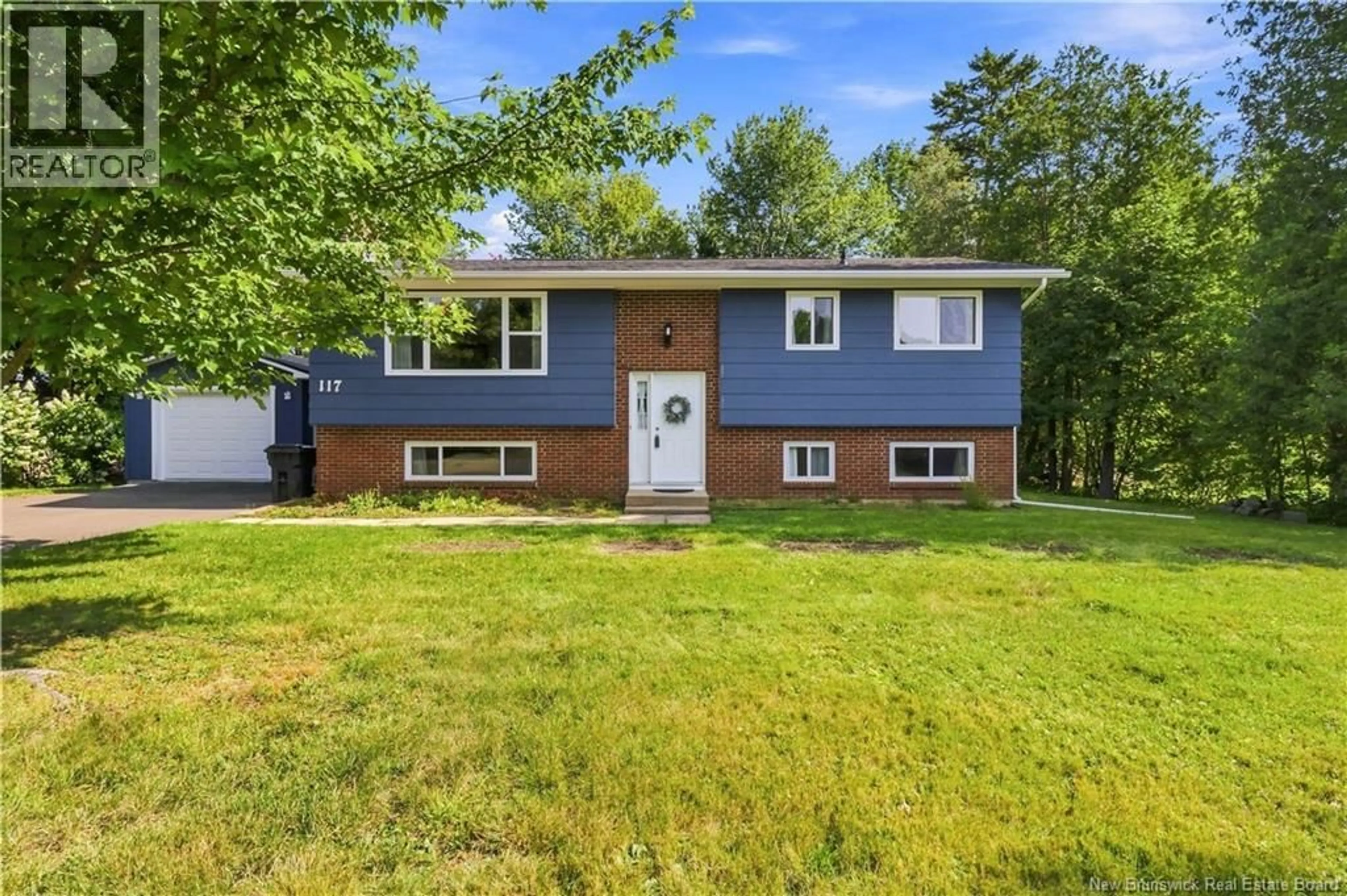 Home with vinyl exterior material, street for 117 CONFEDERATION AVENUE, New Maryland New Brunswick E3C1E6