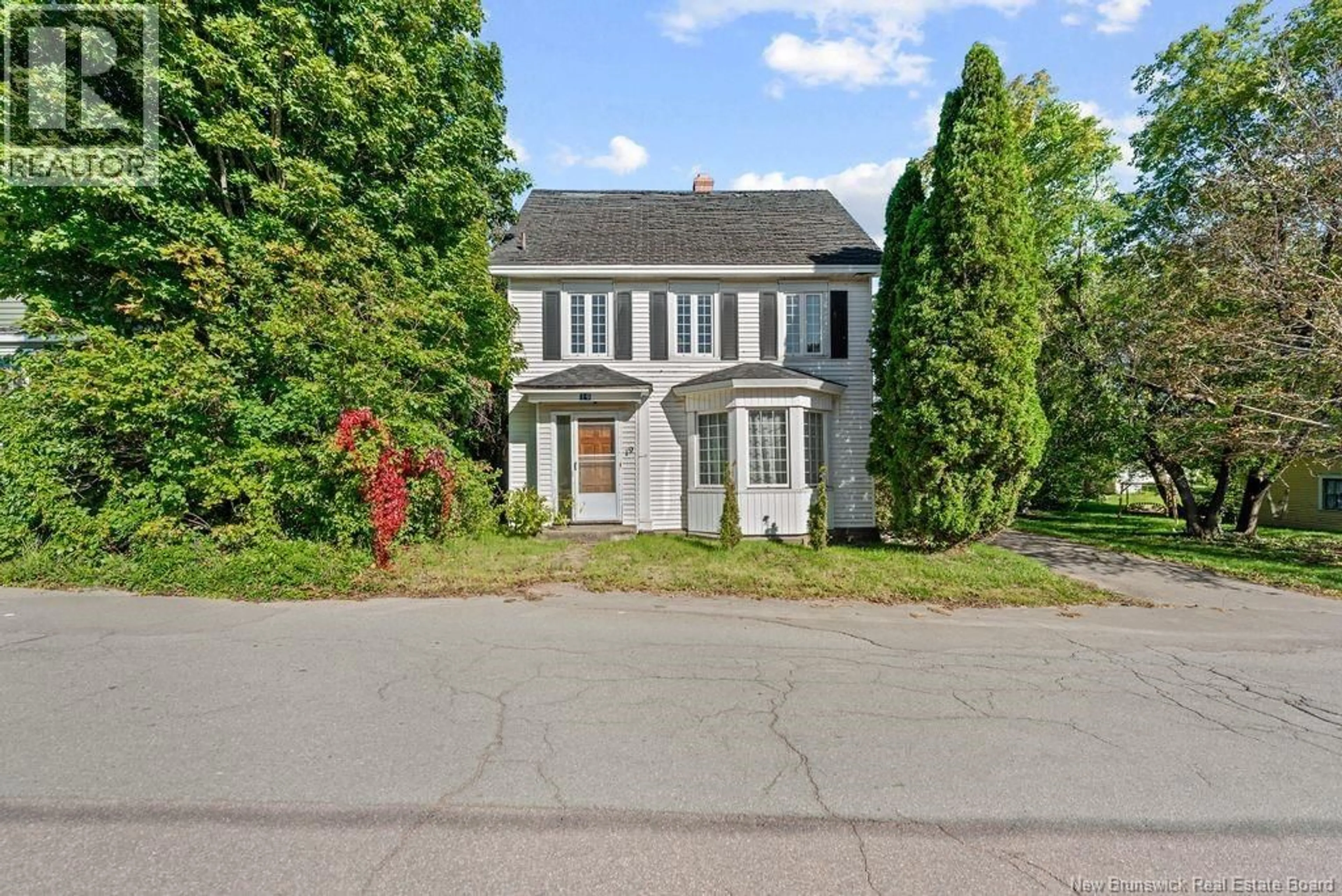 A pic from outside/outdoor area/front of a property/back of a property/a pic from drone, street for 19 ACADEMY STREET, Hillsborough New Brunswick E4H2R3