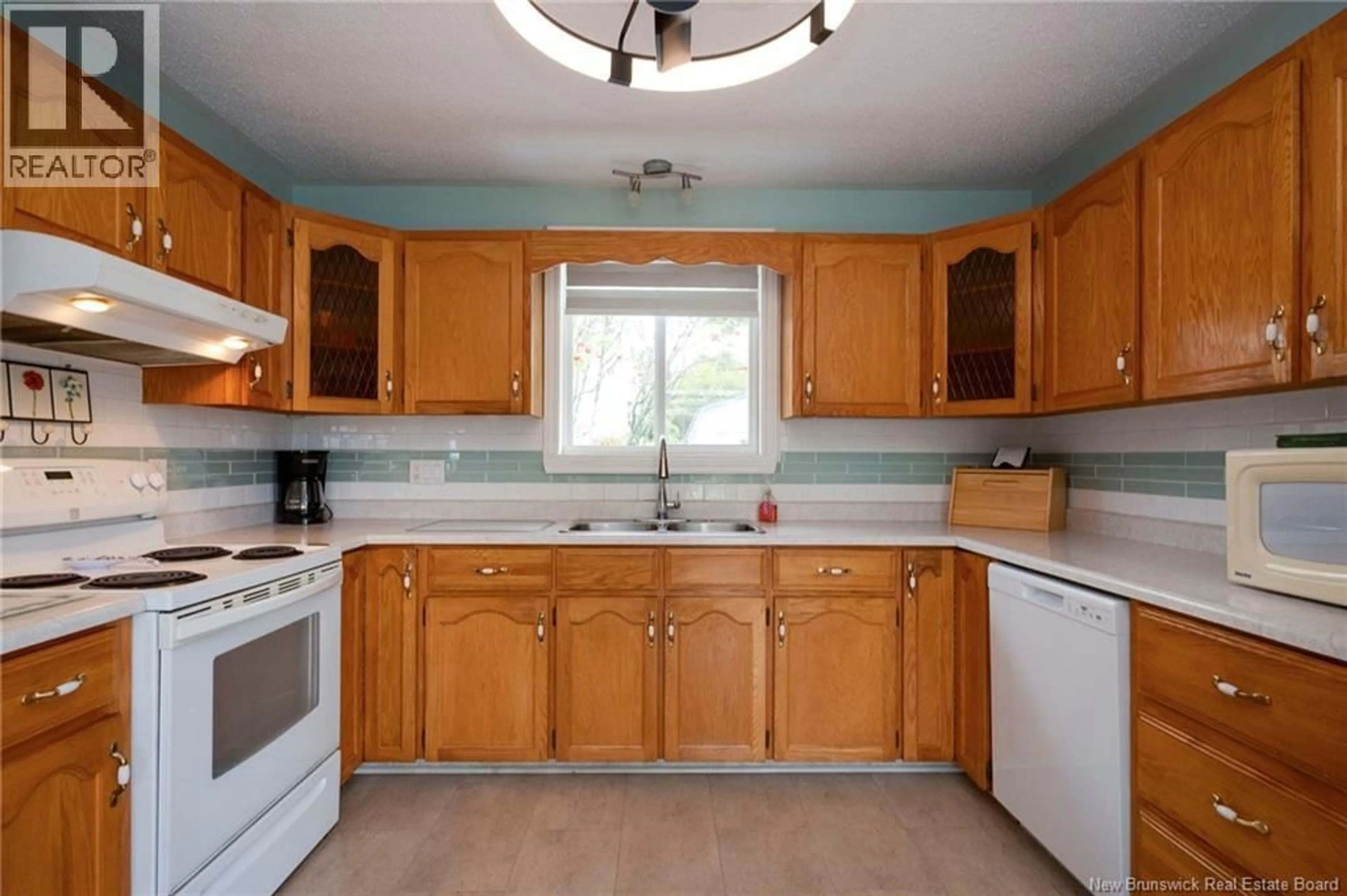 Standard kitchen, unknown for 18 ST.ANNE STREET, Saint John New Brunswick E2J2N9