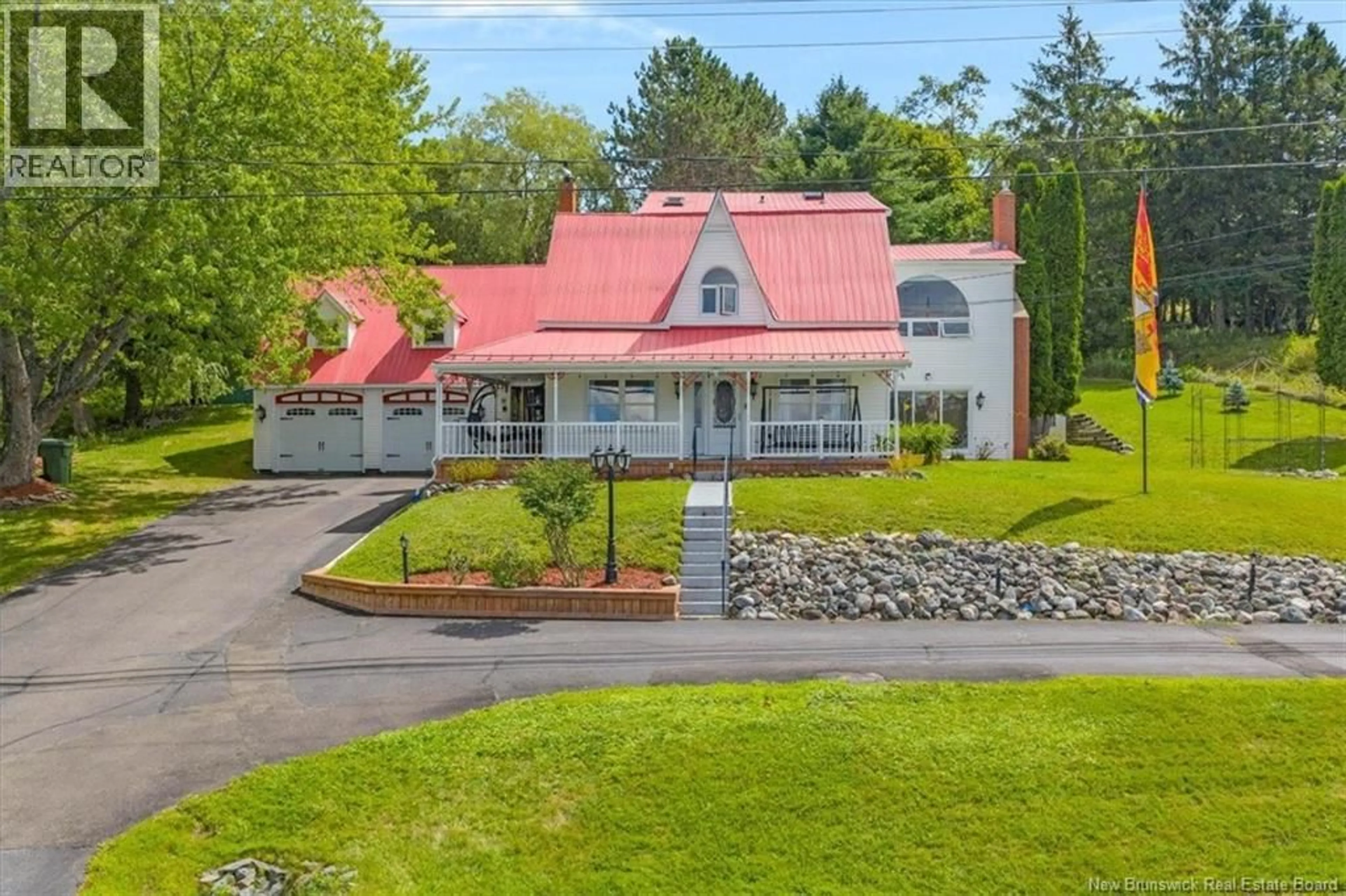 A pic from outside/outdoor area/front of a property/back of a property/a pic from drone, unknown for 504 GONDOLA POINT ROAD, Quispamsis New Brunswick E2E1E4