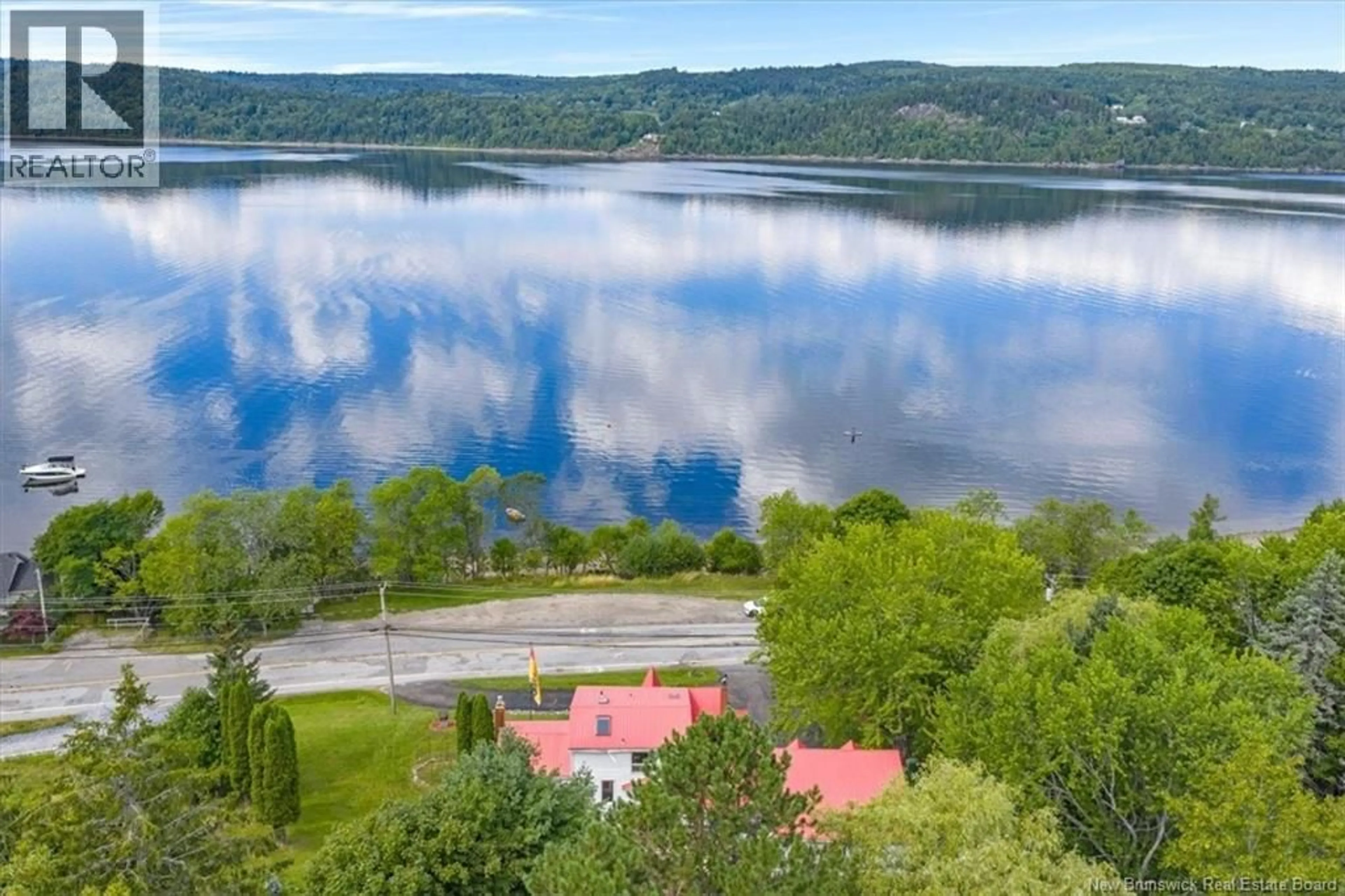 A pic from outside/outdoor area/front of a property/back of a property/a pic from drone, water/lake/river/ocean view for 504 GONDOLA POINT ROAD, Quispamsis New Brunswick E2E1E4