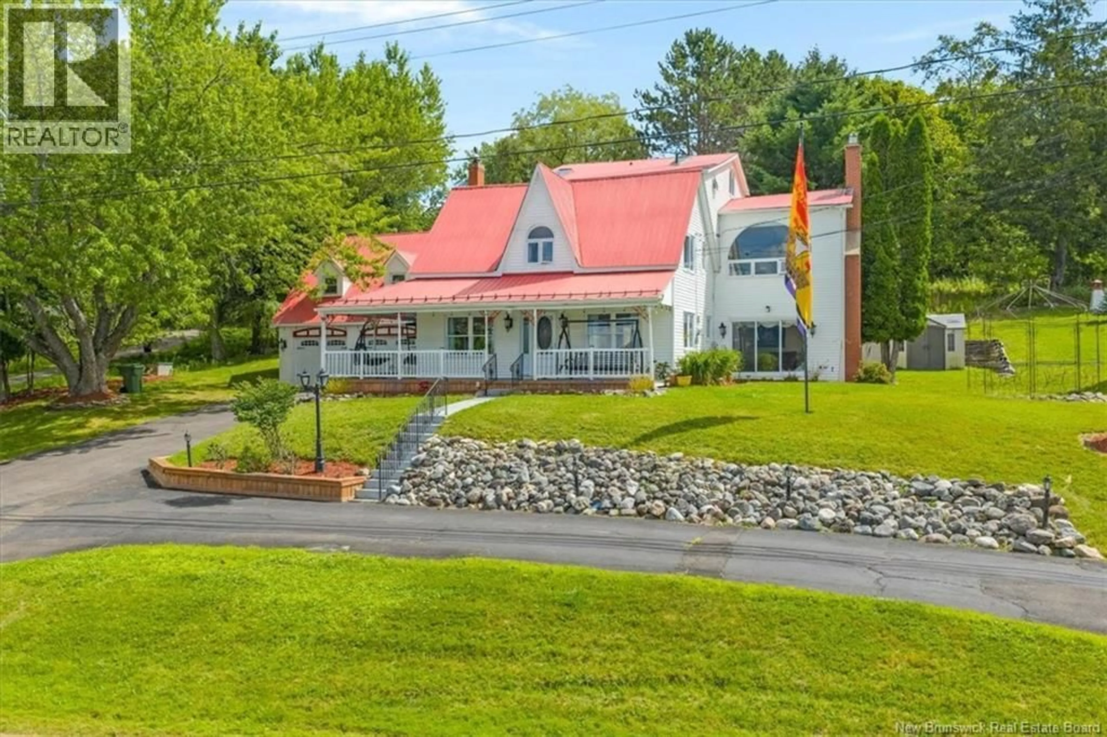 A pic from outside/outdoor area/front of a property/back of a property/a pic from drone, unknown for 504 GONDOLA POINT ROAD, Quispamsis New Brunswick E2E1E4