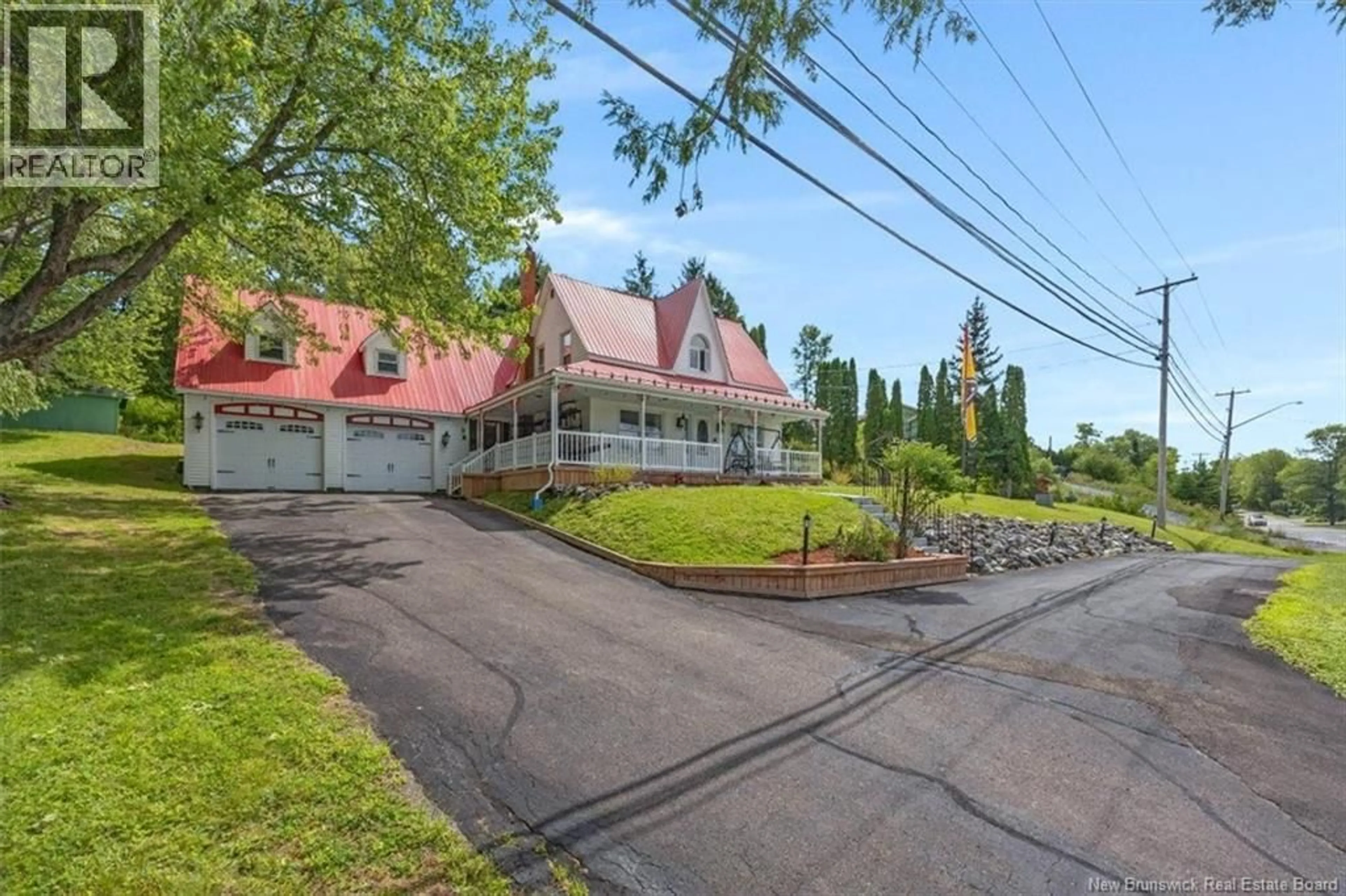 A pic from outside/outdoor area/front of a property/back of a property/a pic from drone, street for 504 GONDOLA POINT ROAD, Quispamsis New Brunswick E2E1E4