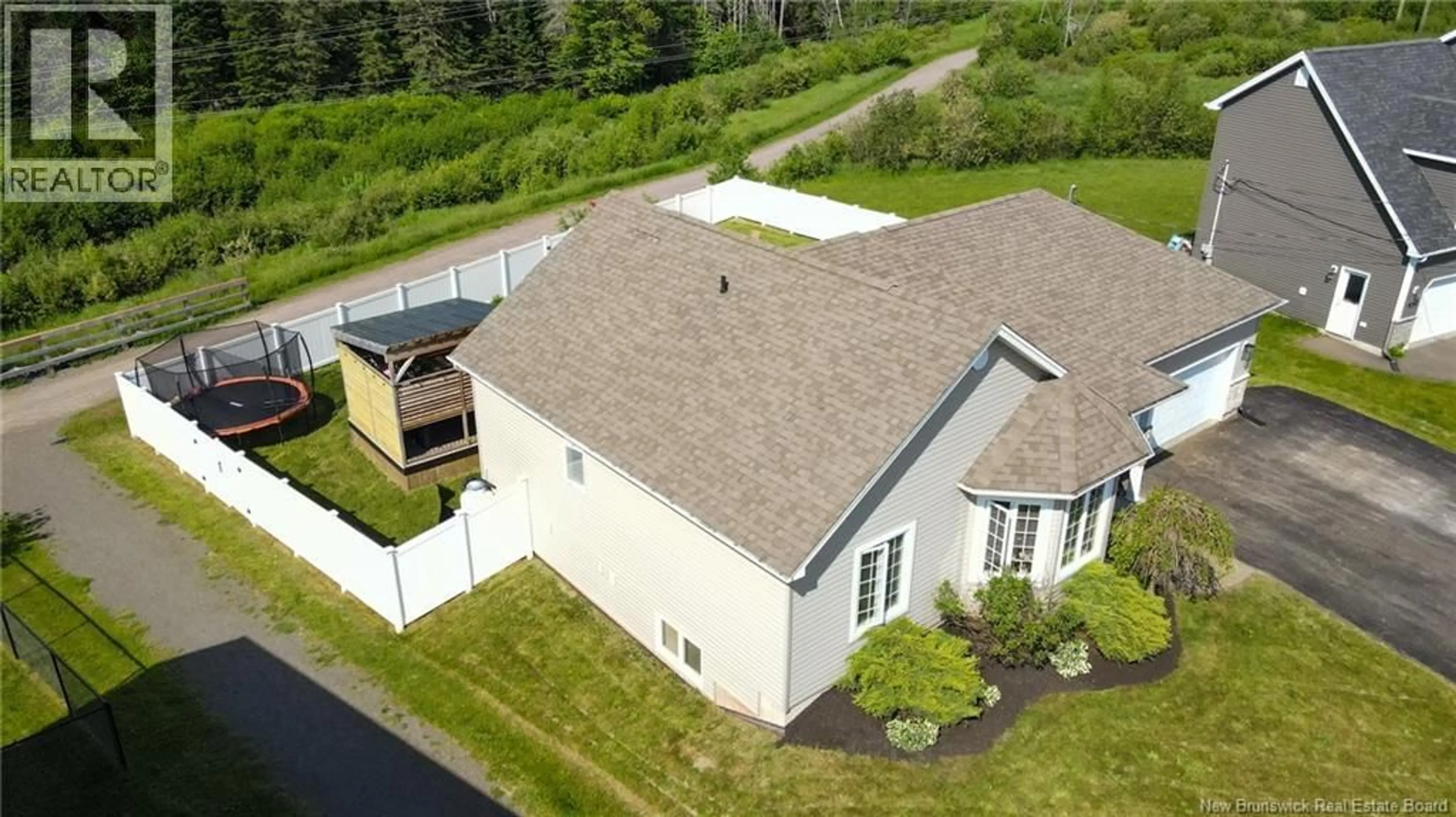 A pic from outside/outdoor area/front of a property/back of a property/a pic from drone, building for 162 LADY RUSSELL STREET, Moncton New Brunswick E1E0G1