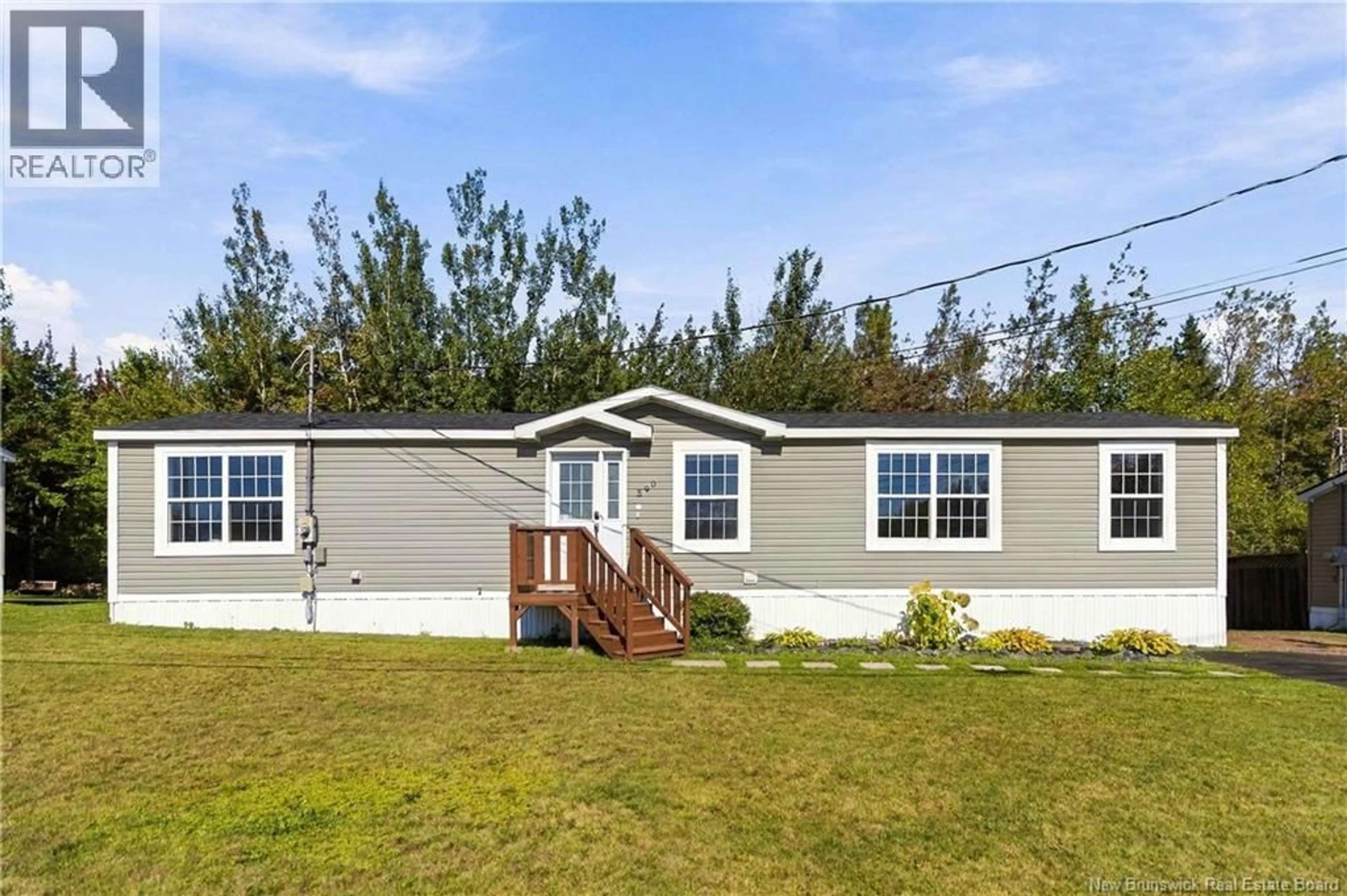 Home with vinyl exterior material, unknown for 590 CHAMPLAIN STREET, Shediac New Brunswick E4P9C8