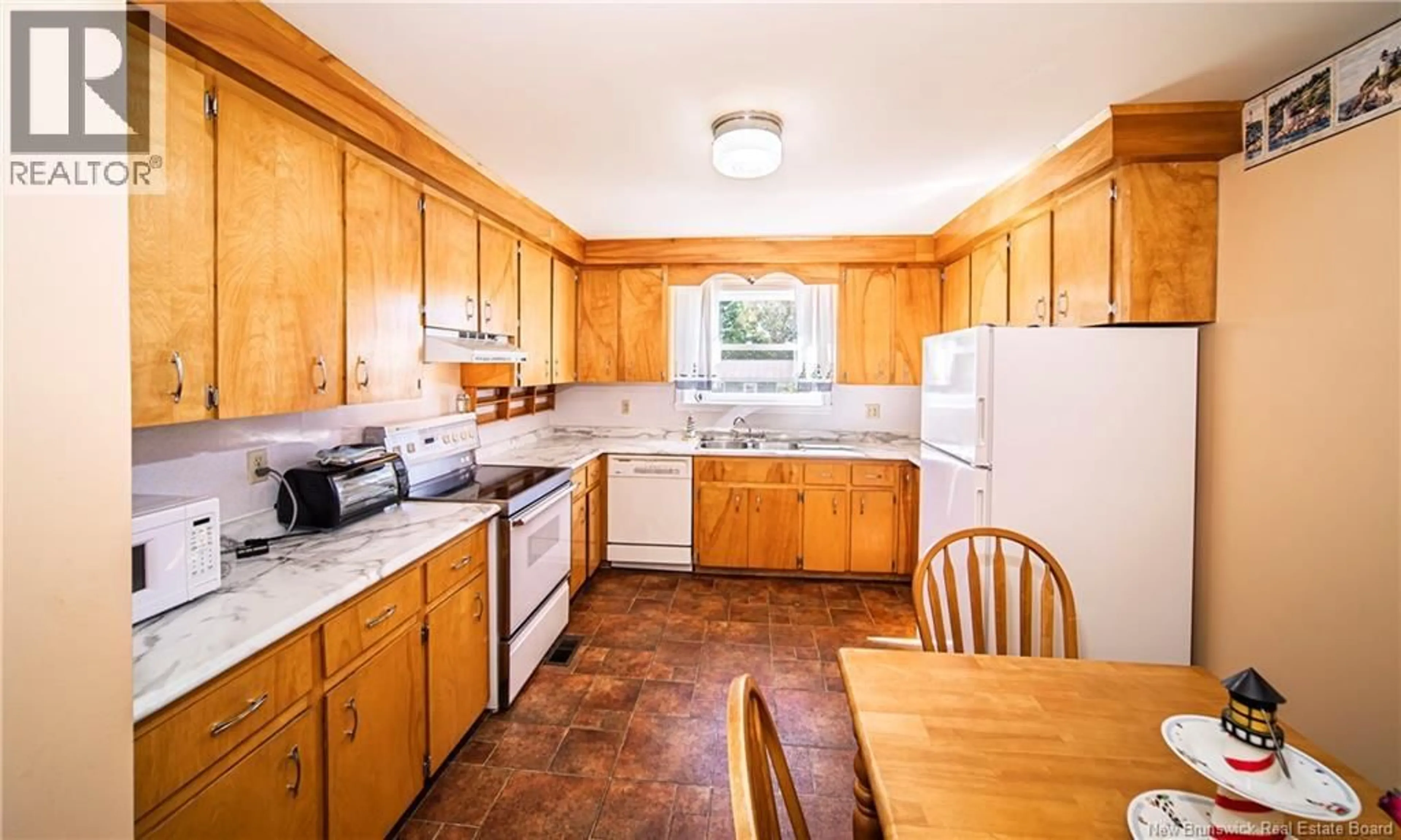 Standard kitchen, ceramic/tile floor for 41 BARKER STREET, Oromocto New Brunswick E2V2K7