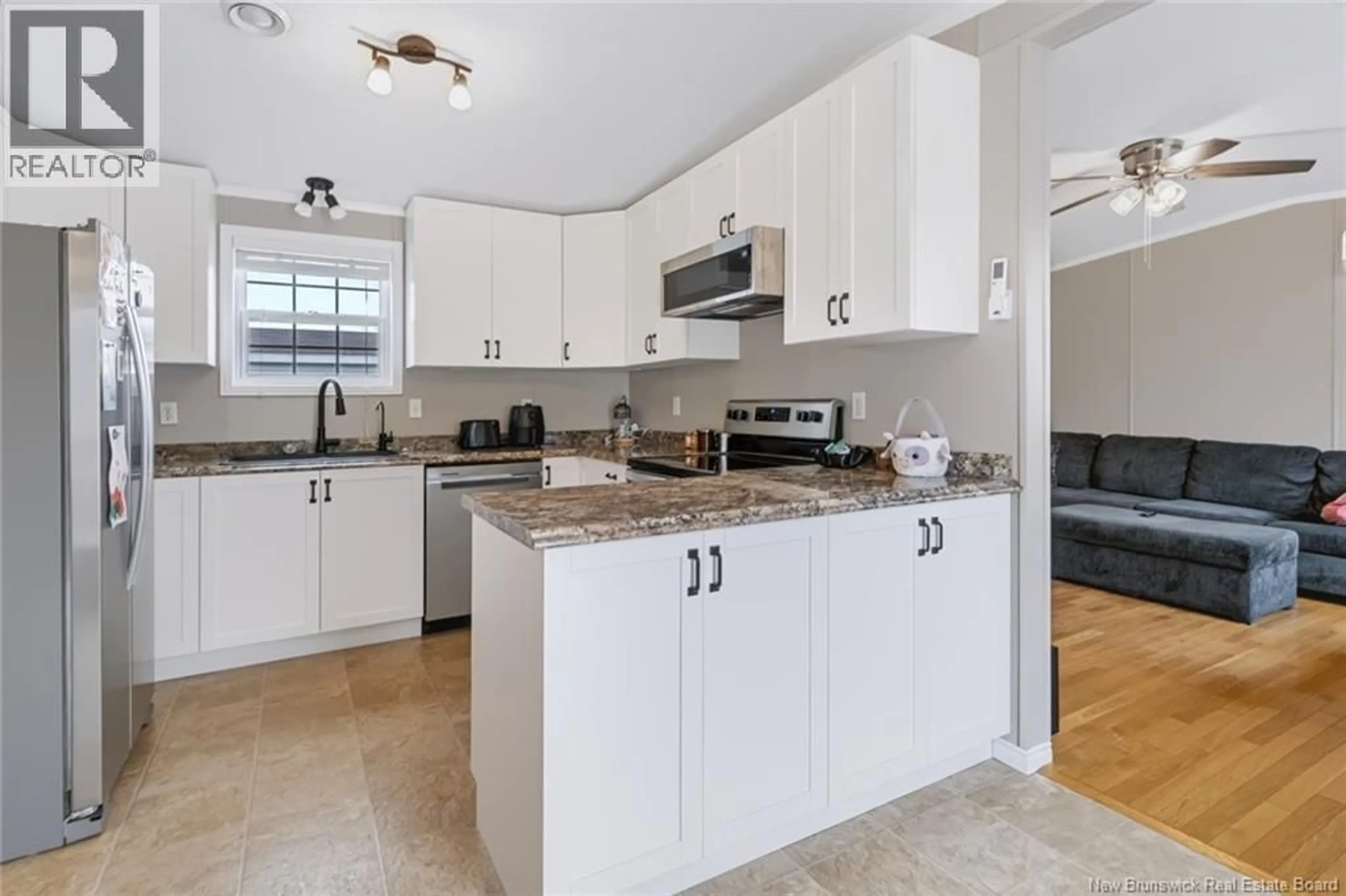 Standard kitchen, ceramic/tile floor for 729 WILLISTON DRIVE, Miramichi New Brunswick E1V6M9
