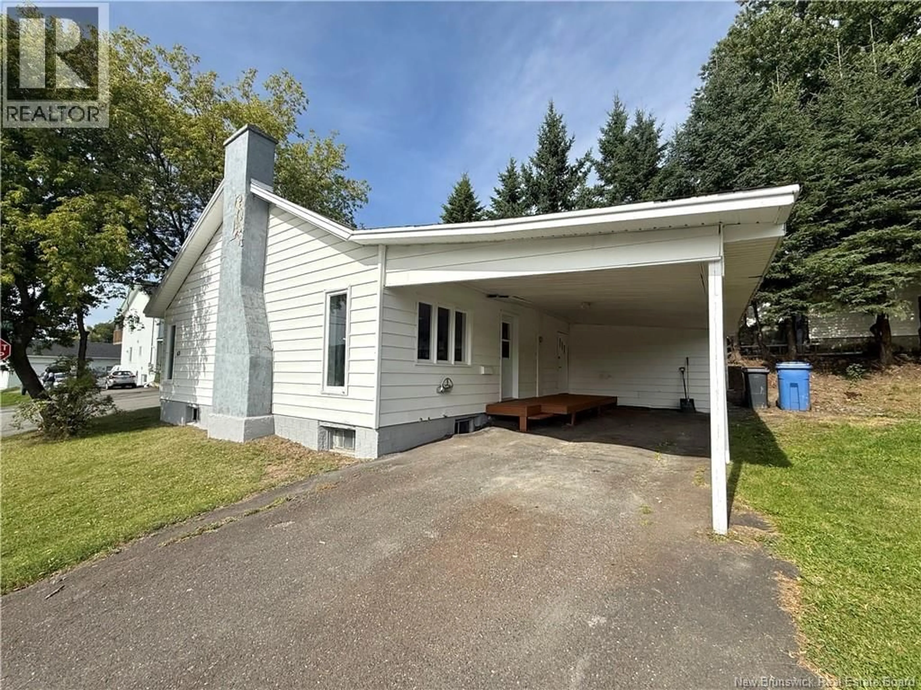 Home with vinyl exterior material, street for 45 42E AVENUE, Edmundston New Brunswick E3V3A6