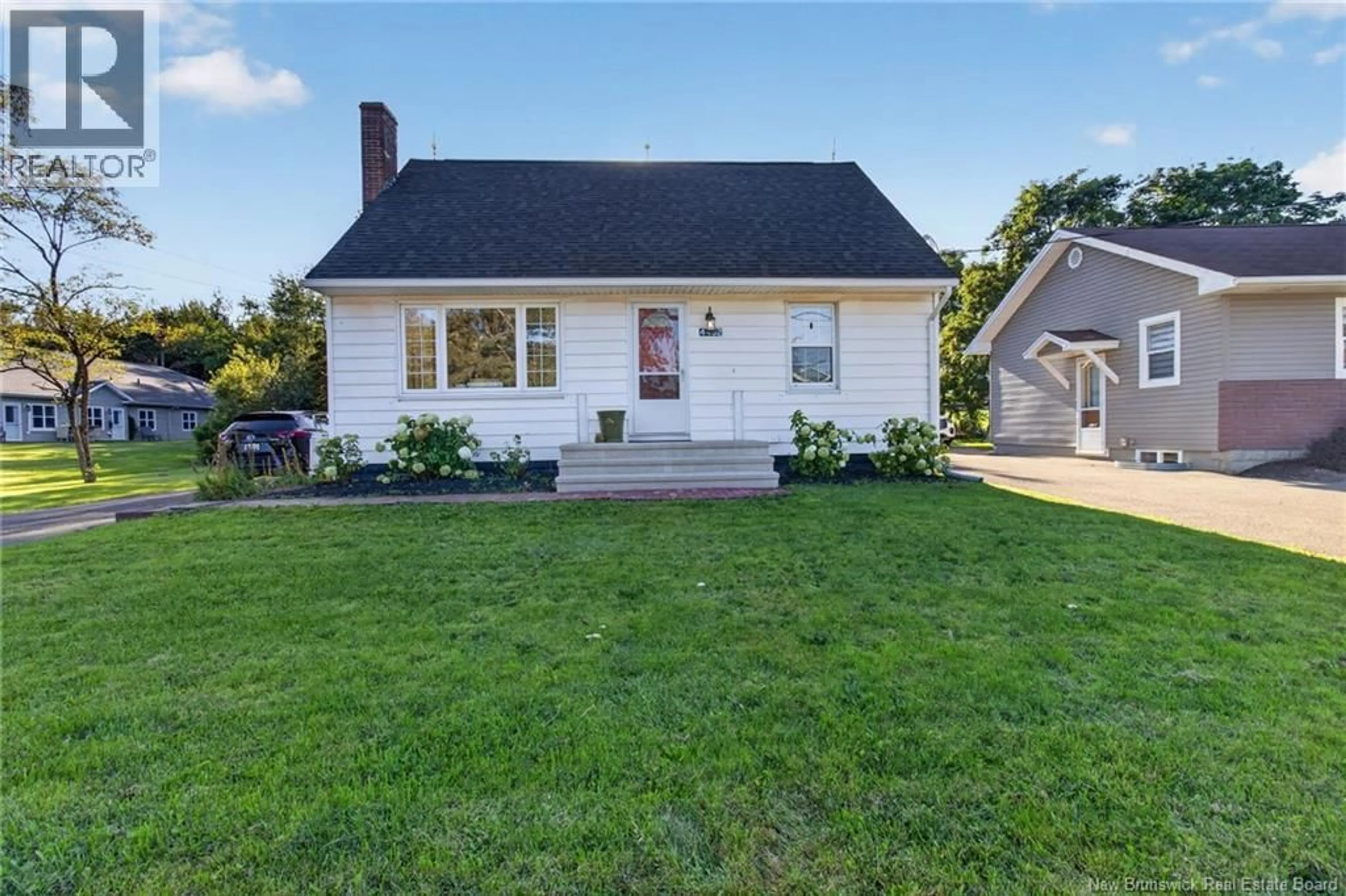 Home with vinyl exterior material, street for 4482 RUE PRINCIPALE STREET, Saint-Antoine New Brunswick E4V1P9