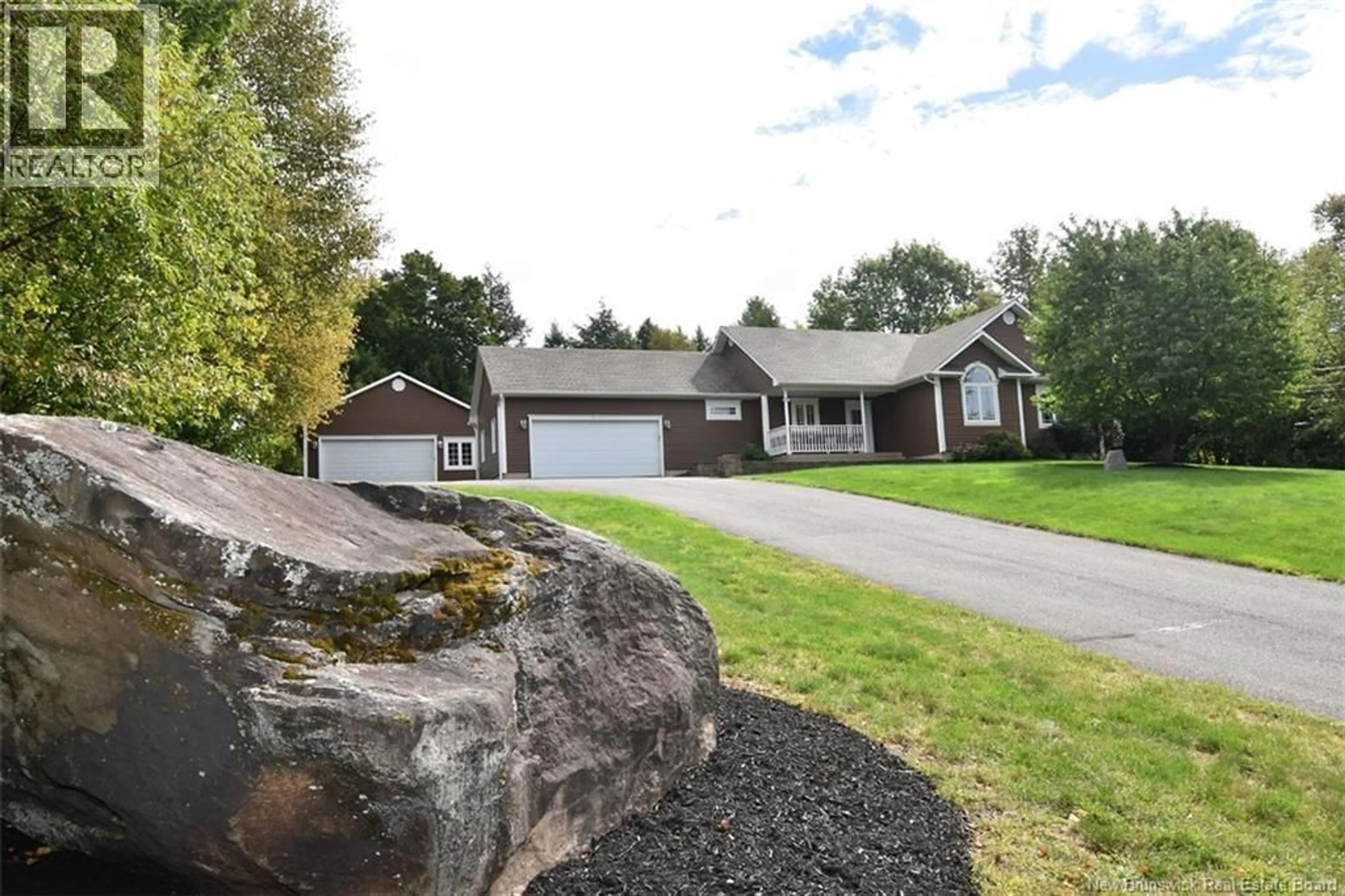 Home with vinyl exterior material, unknown for 168 COUNTRY WOOD LANE, Fredericton New Brunswick E3A0Y6