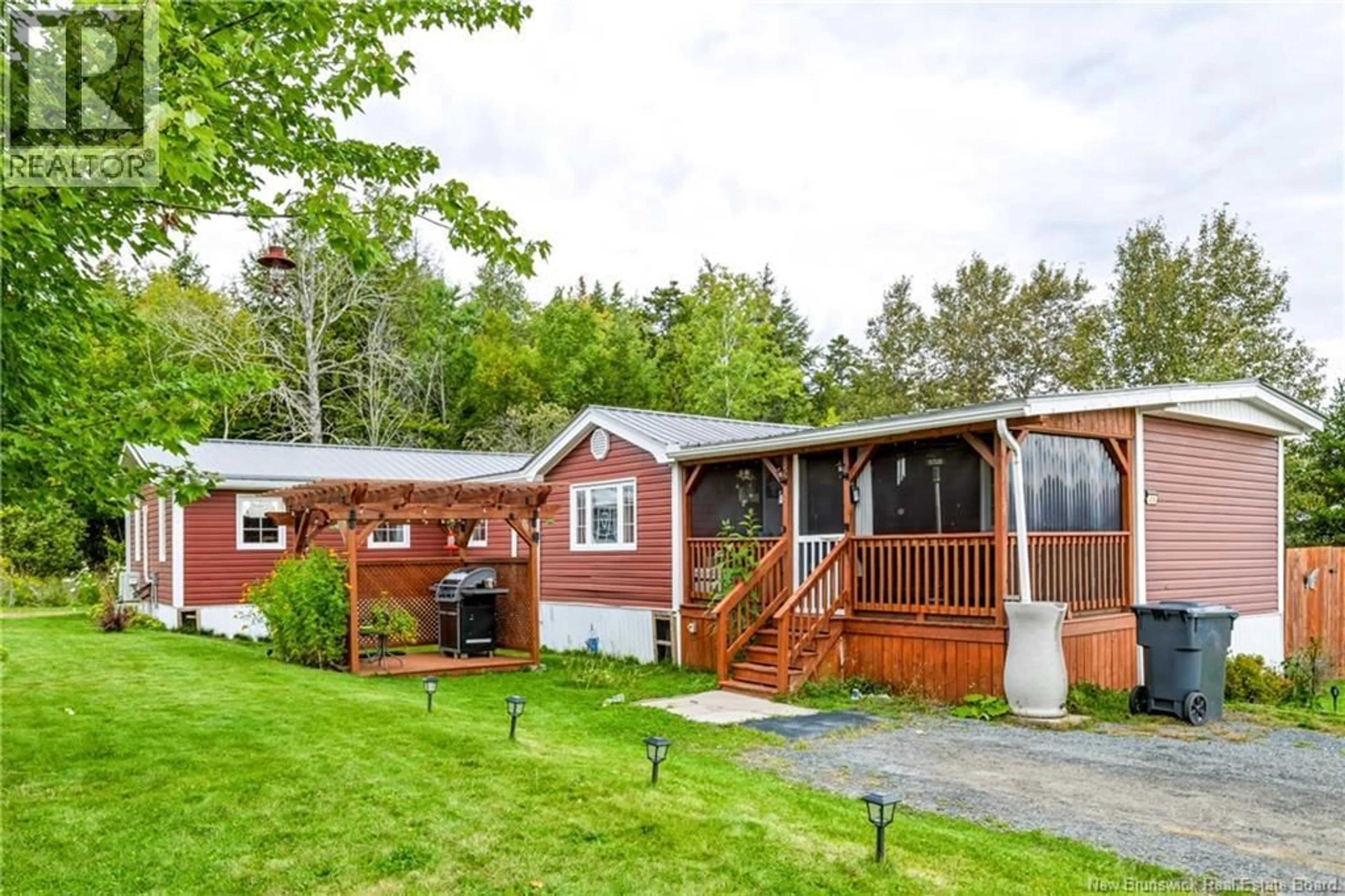 Home with vinyl exterior material, unknown for 29 CLARENCE CRESCENT, Nackawic New Brunswick E6G1G3