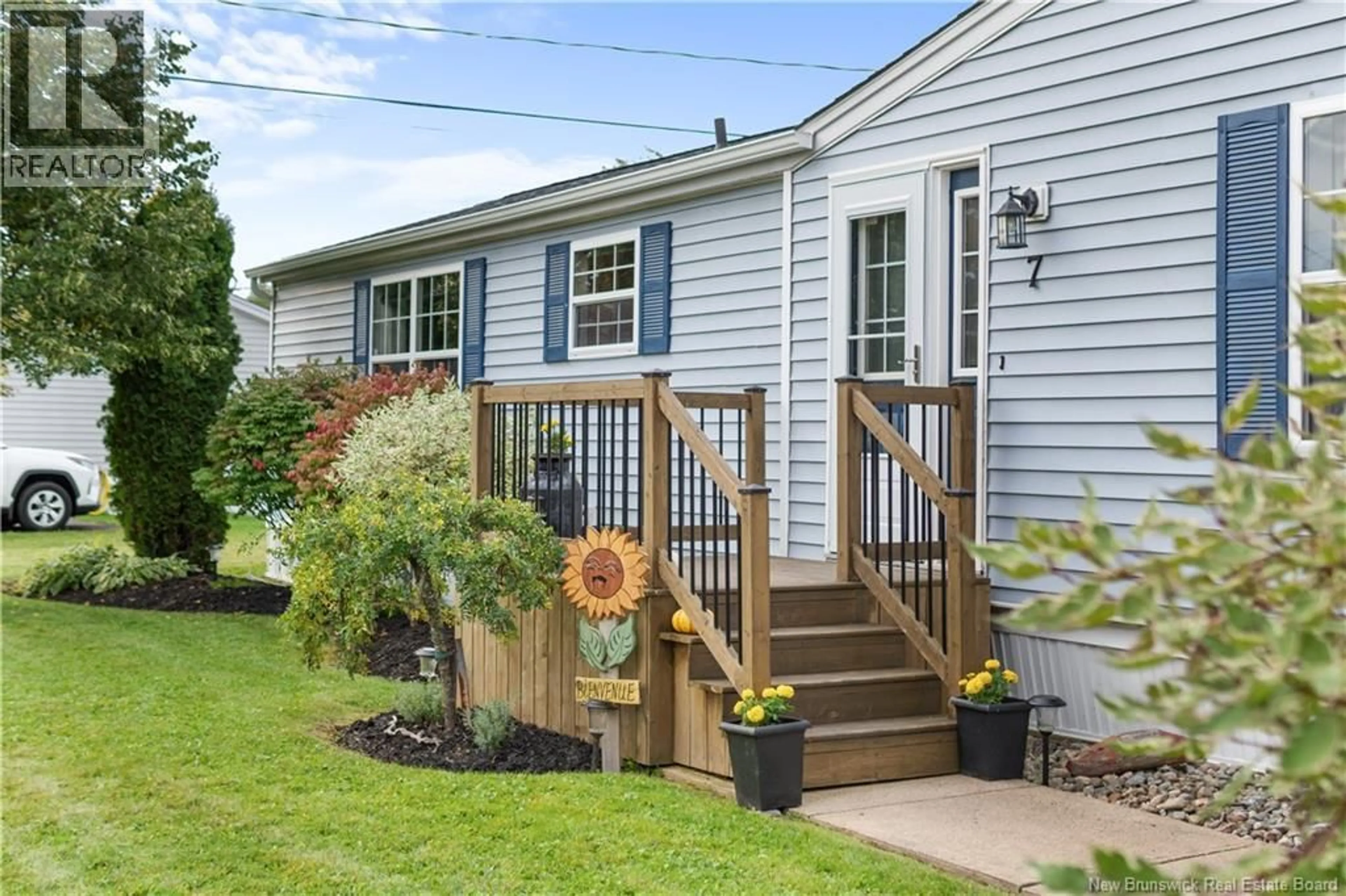 Home with vinyl exterior material, street for 7 PERILLA STREET, Moncton New Brunswick E1H2Z1