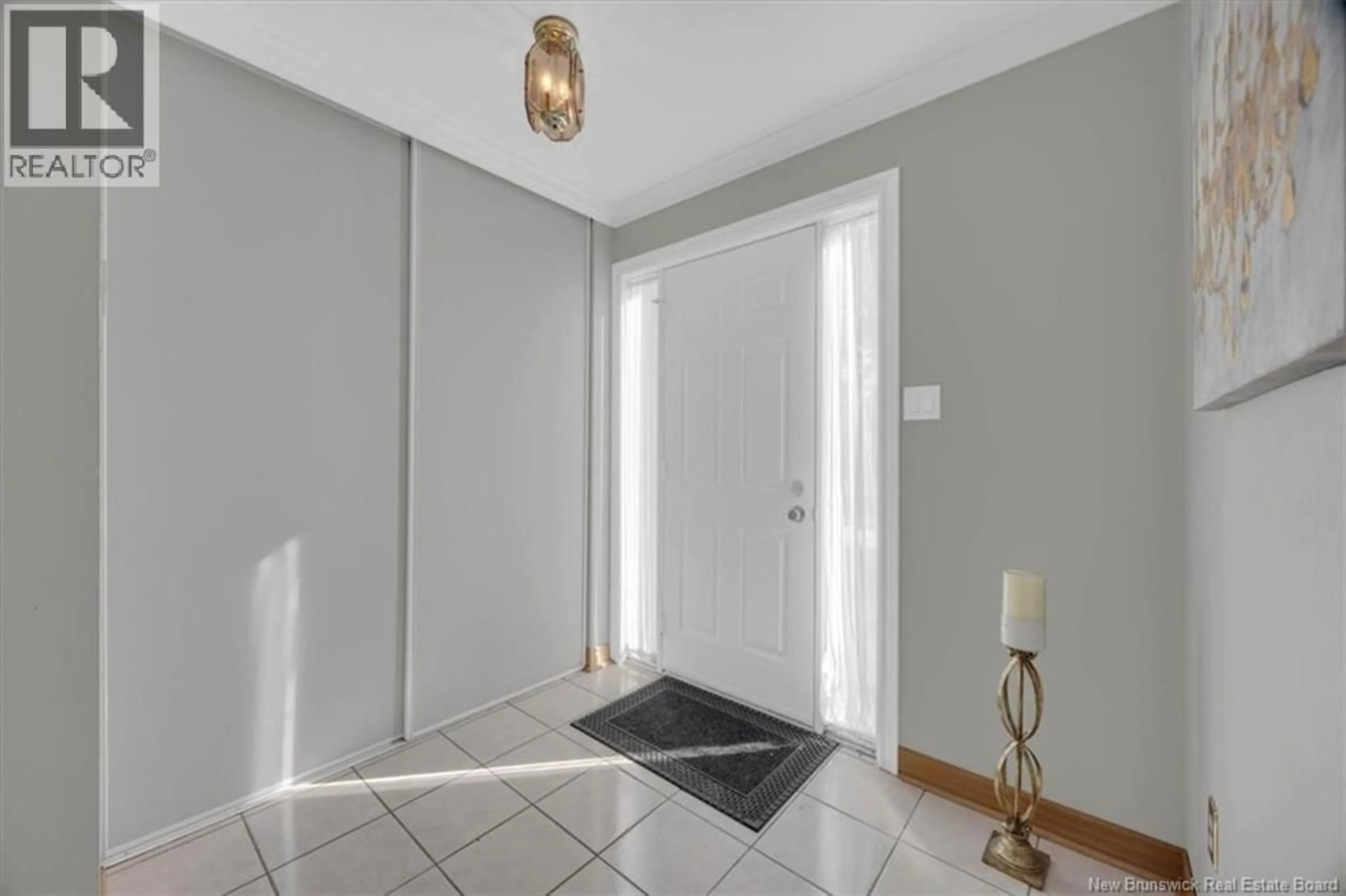 Indoor entryway for 90 BRENTWOOD CRESCENT, Saint John New Brunswick E2K4R4