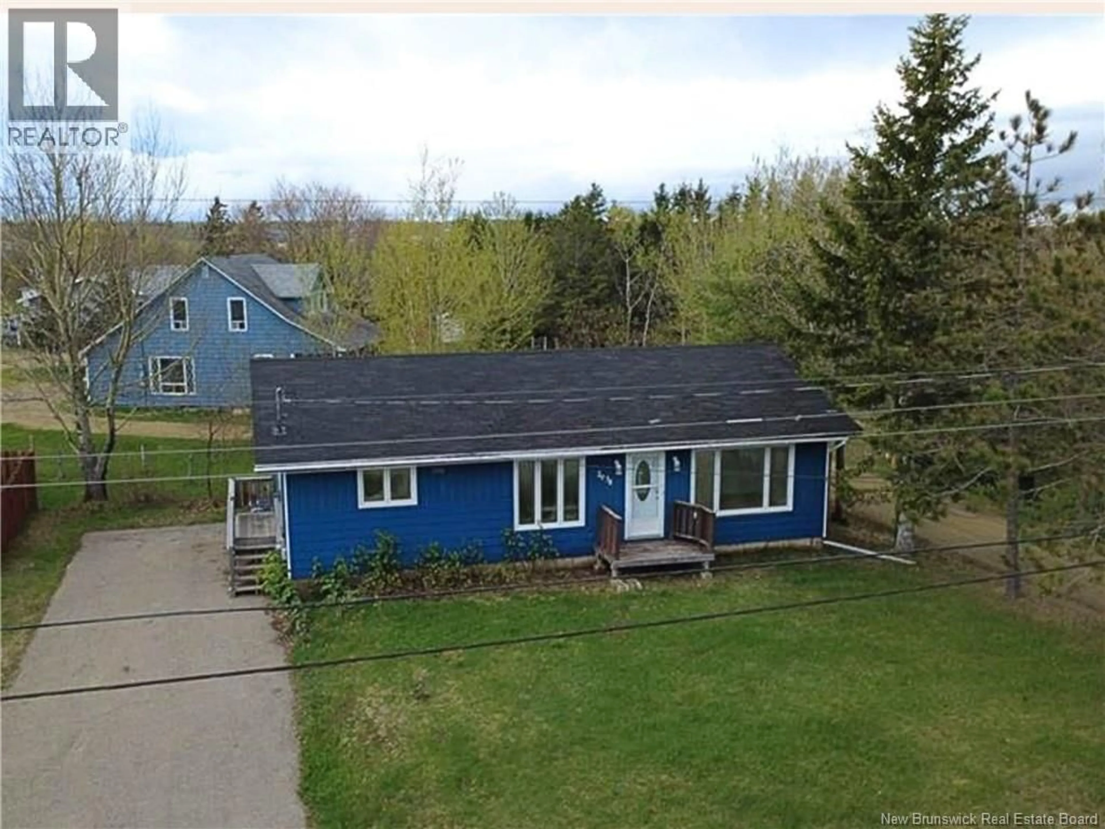 A pic from outside/outdoor area/front of a property/back of a property/a pic from drone, street for 2938 RUE CHIASSON, Bas-Caraquet New Brunswick E1W5V7