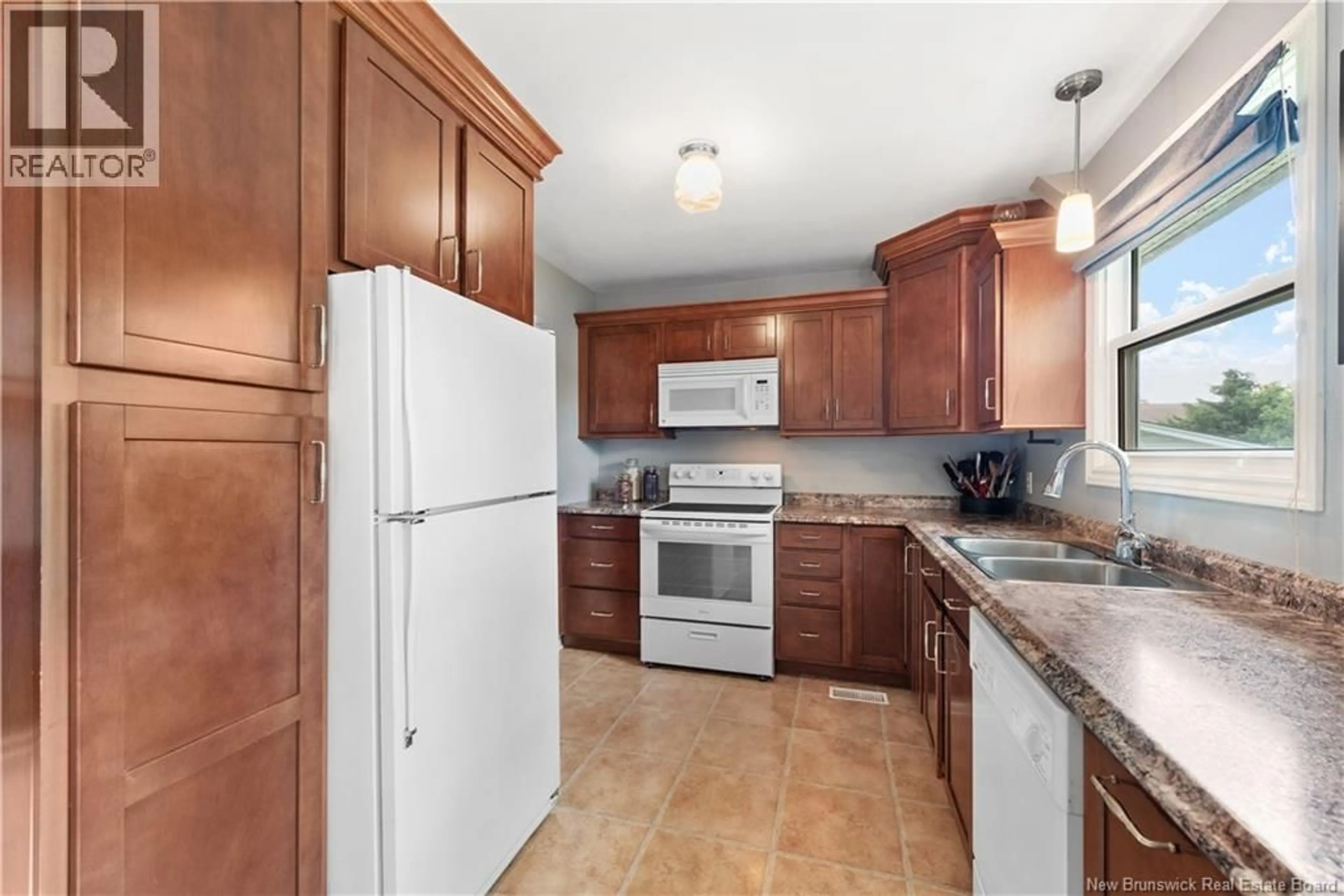 Standard kitchen, ceramic/tile floor for 20 DOLPHIN DRIVE, Moncton New Brunswick E1A4W4