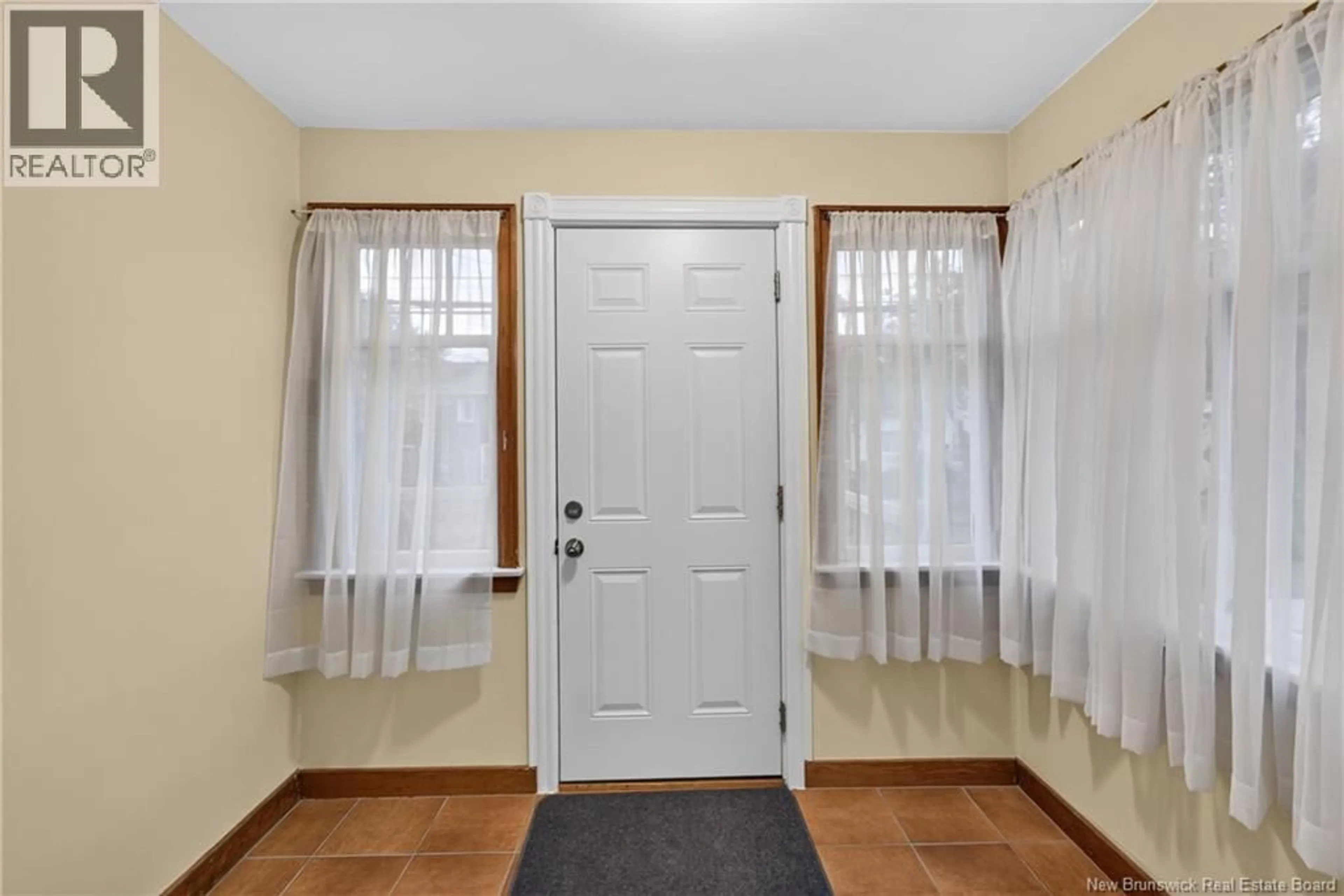 Indoor entryway for 61-63 BURLINGTON AVENUE, Moncton New Brunswick E1E1Z2