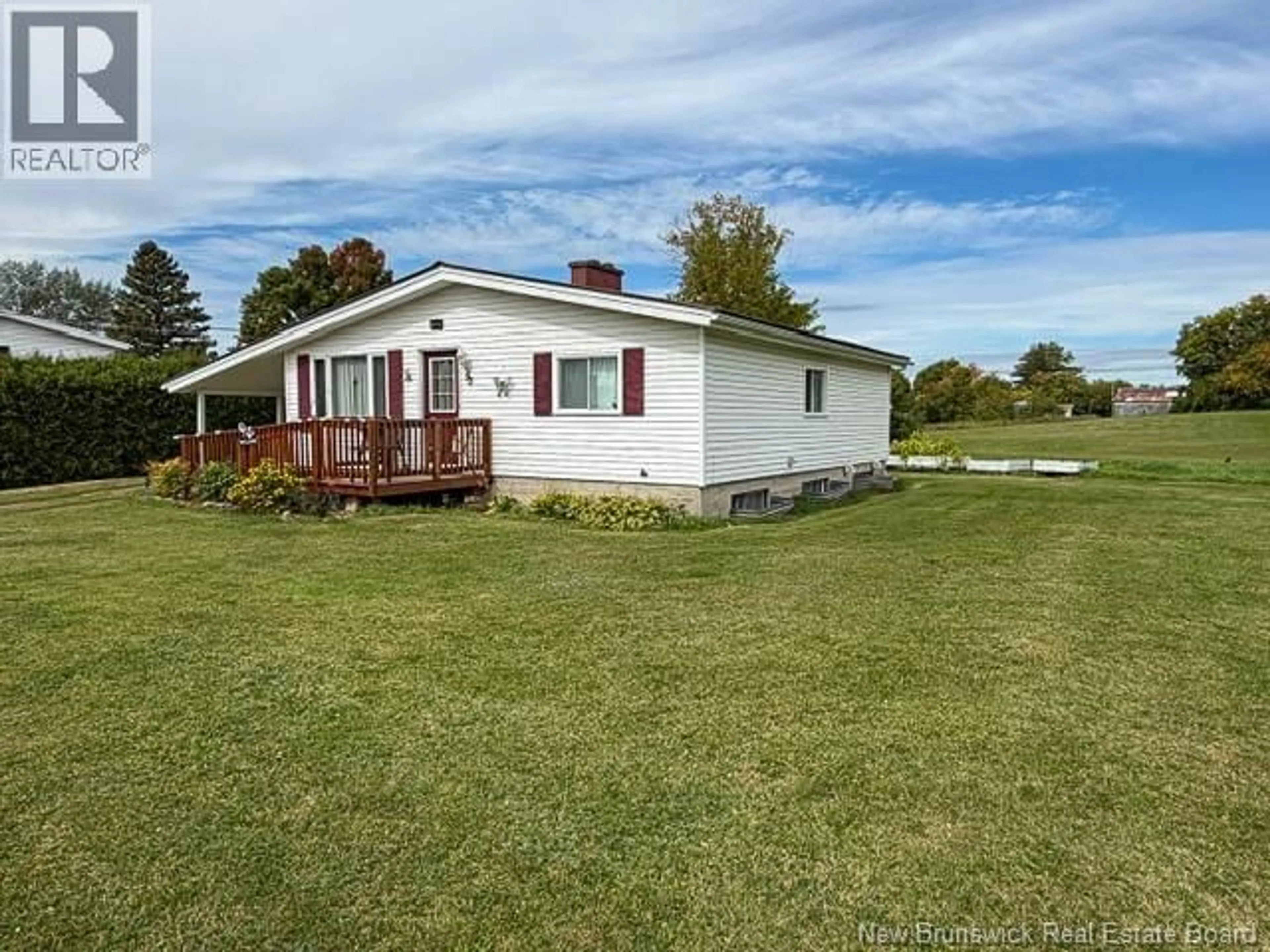 A pic from outside/outdoor area/front of a property/back of a property/a pic from drone, water/lake/river/ocean view for 93 HILLCREST AVENUE, Hartland New Brunswick E7P1H9