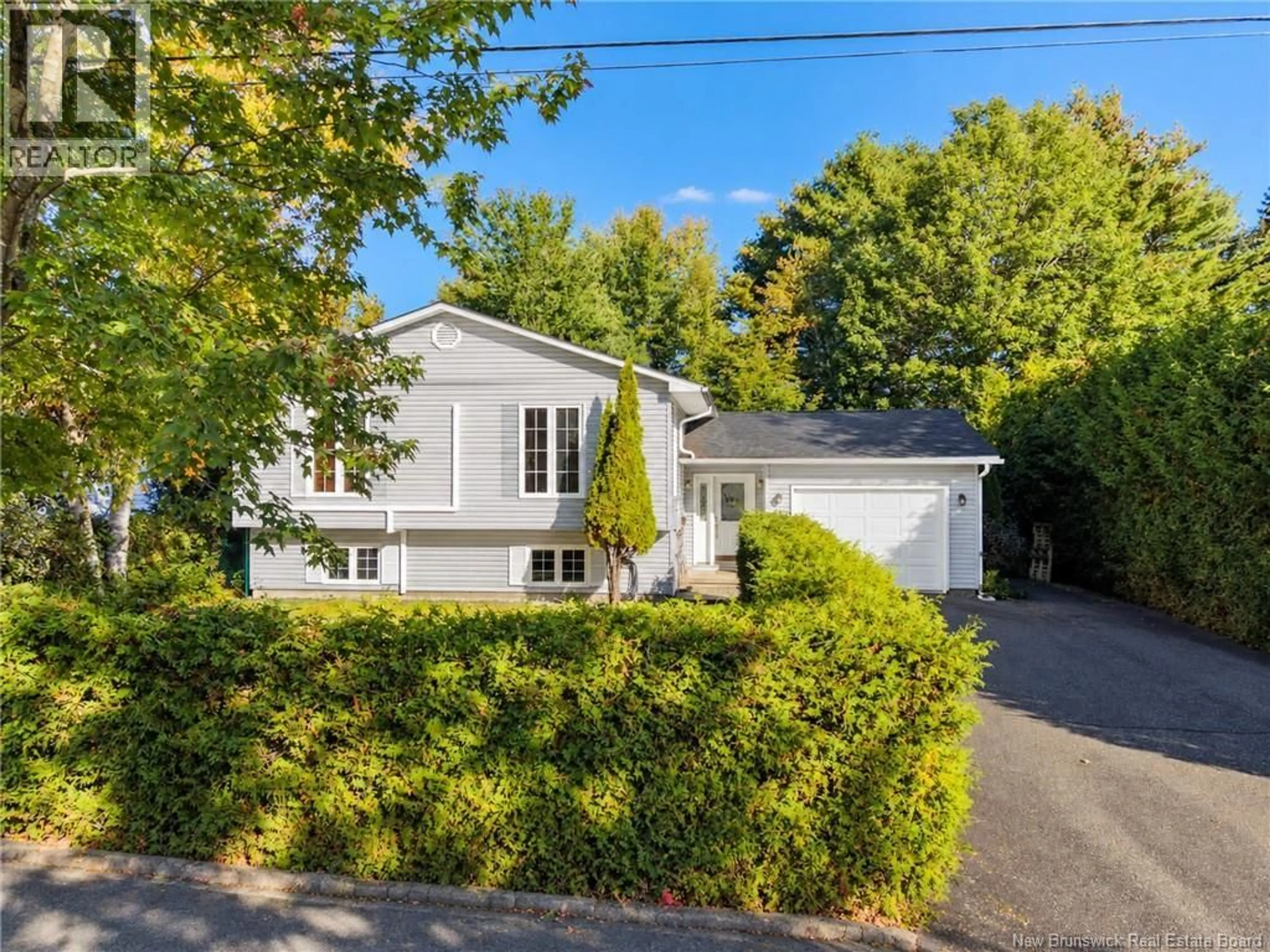 A pic from outside/outdoor area/front of a property/back of a property/a pic from drone, street for 91 BAILEY AVENUE, Fredericton New Brunswick E3A5V1