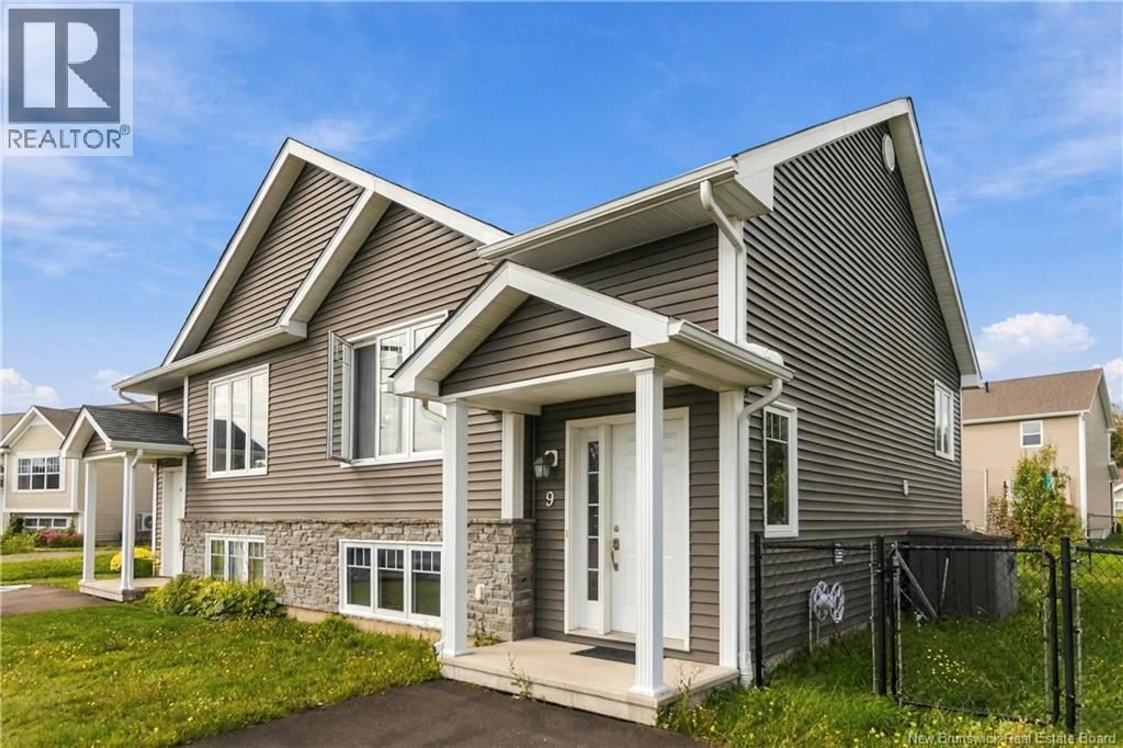 Home with vinyl exterior material, street for 9 FOREST OAK COURT, Moncton New Brunswick E1G0H9