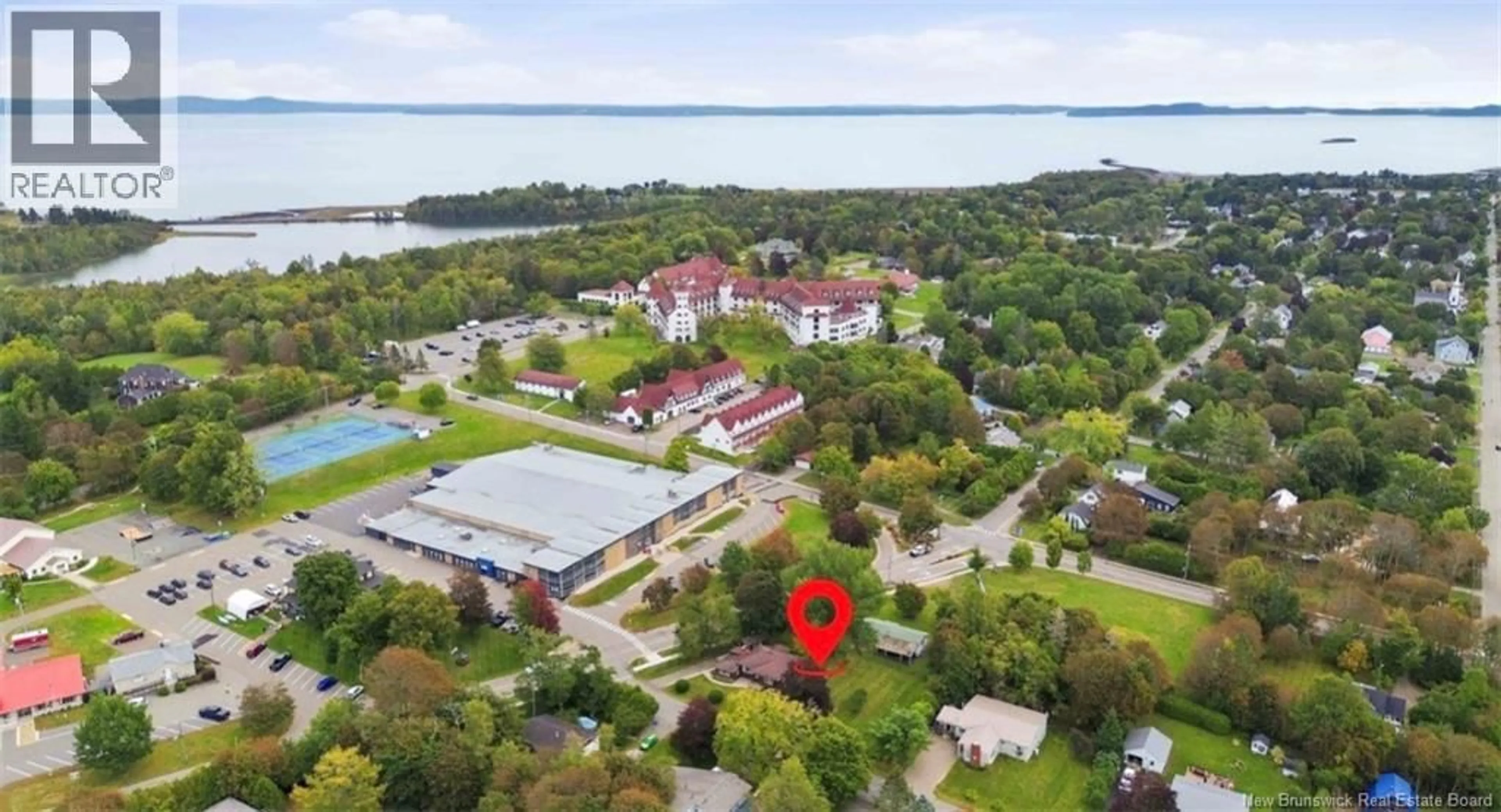 A pic from outside/outdoor area/front of a property/back of a property/a pic from drone, water/lake/river/ocean view for 93 ALEXANDRA CRESCENT, Saint Andrews New Brunswick E5B2J1