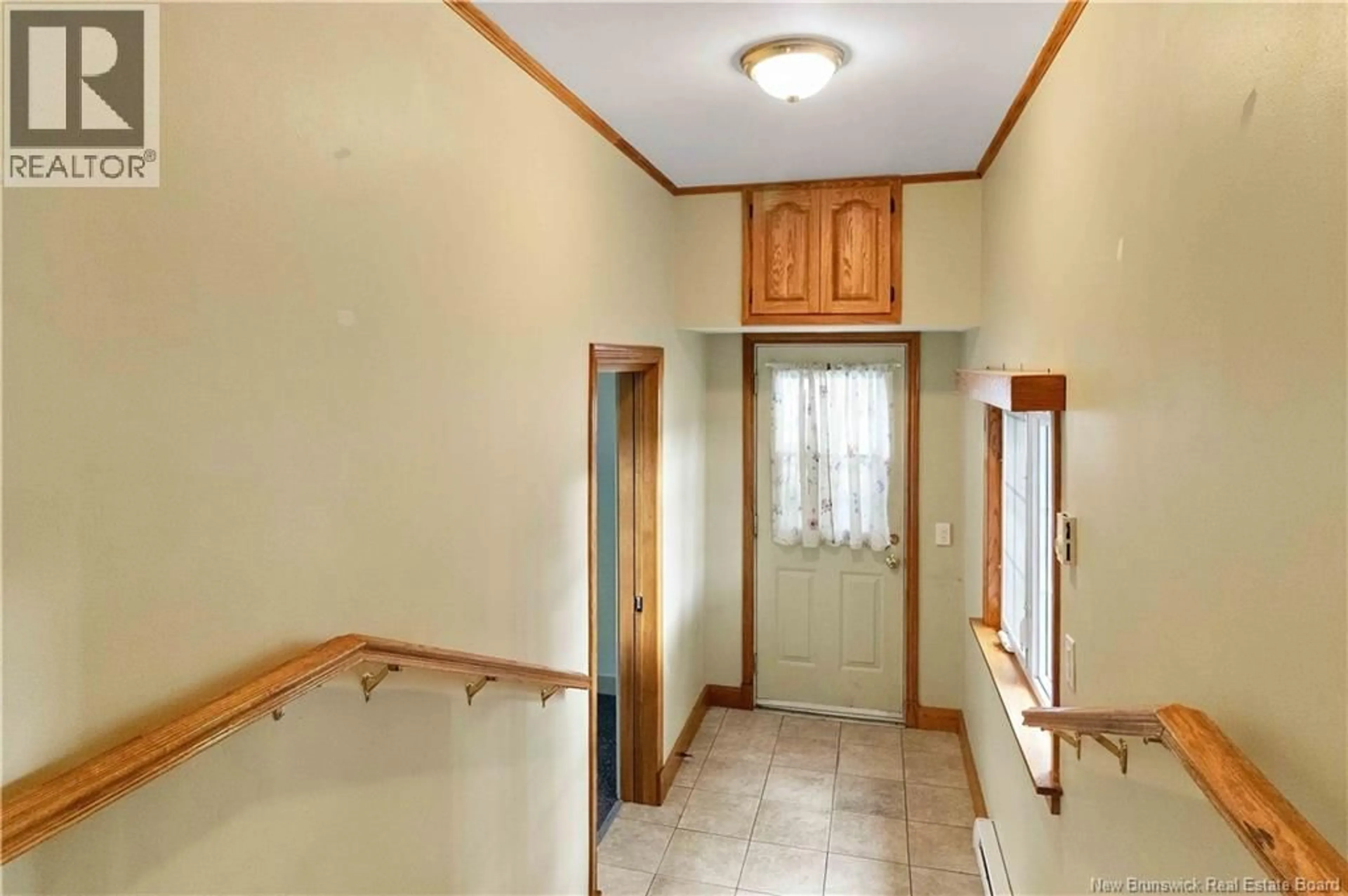 Indoor entryway for 93 ALEXANDRA CRESCENT, Saint Andrews New Brunswick E5B2J1