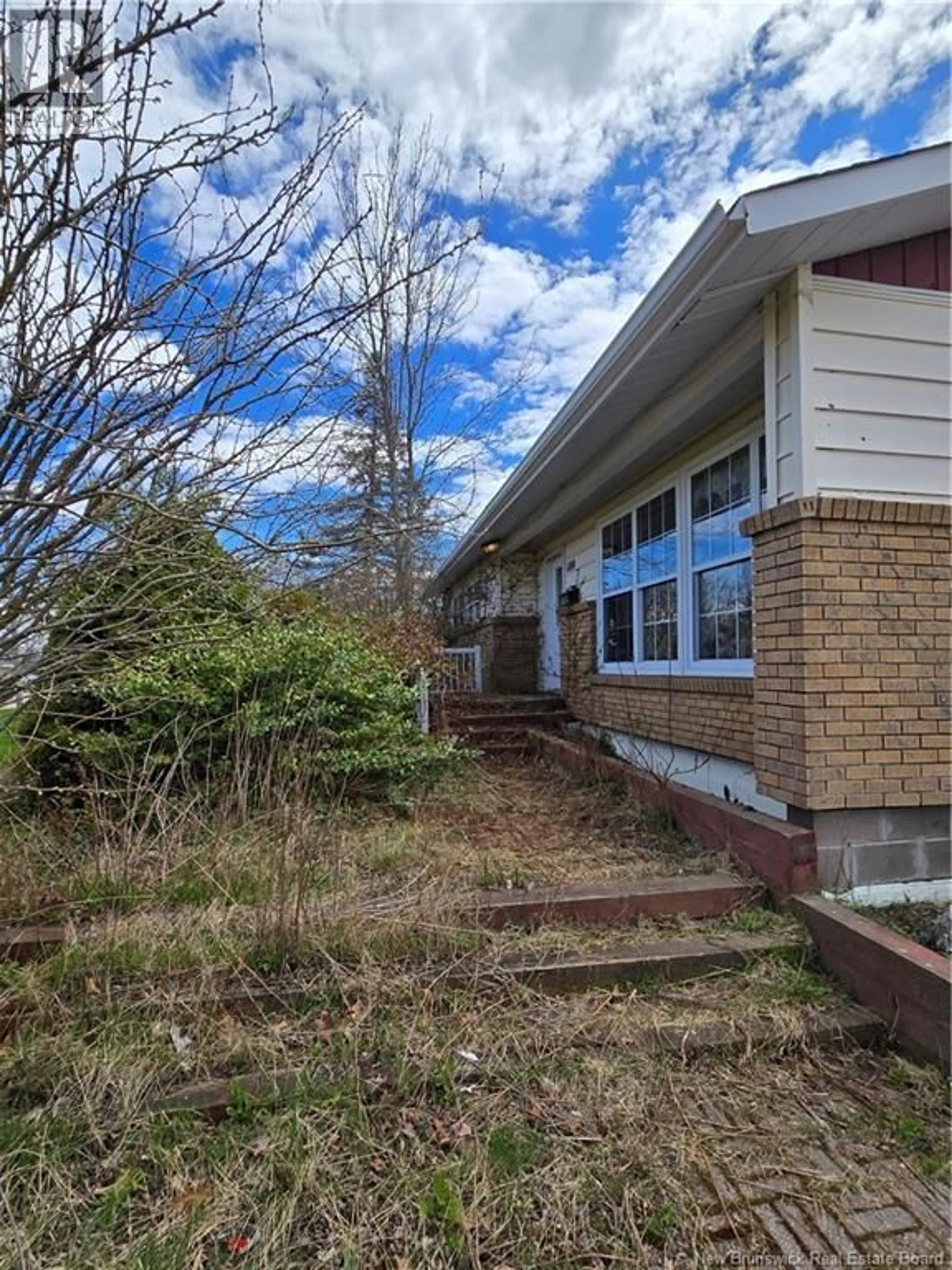 A pic from outside/outdoor area/front of a property/back of a property/a pic from drone, unknown for 9522 MAIN STREET, Richibucto New Brunswick E4W4E4