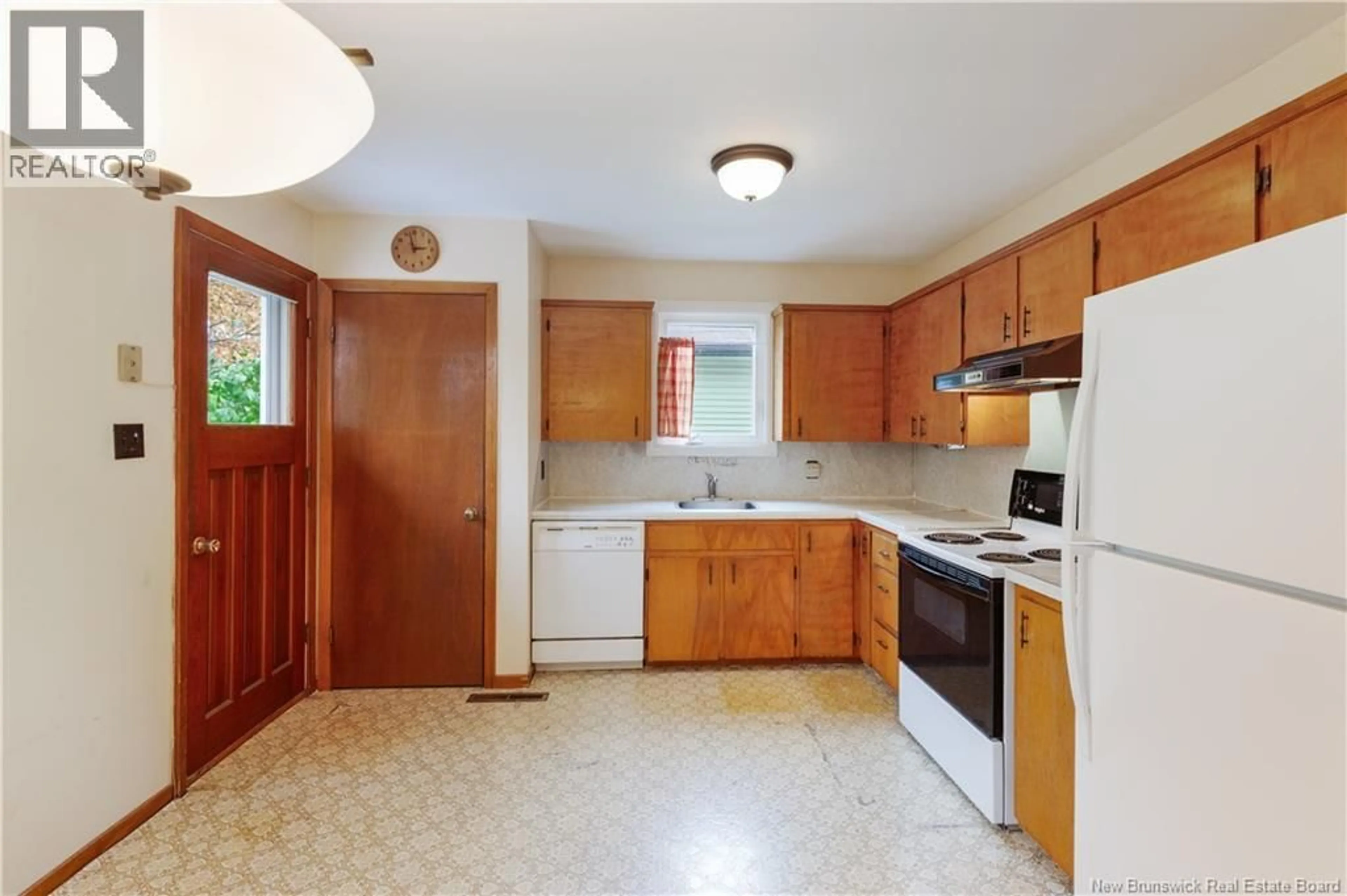 Standard kitchen, ceramic/tile floor for 27 BREWSTER STREET, Riverview New Brunswick E1B3M7