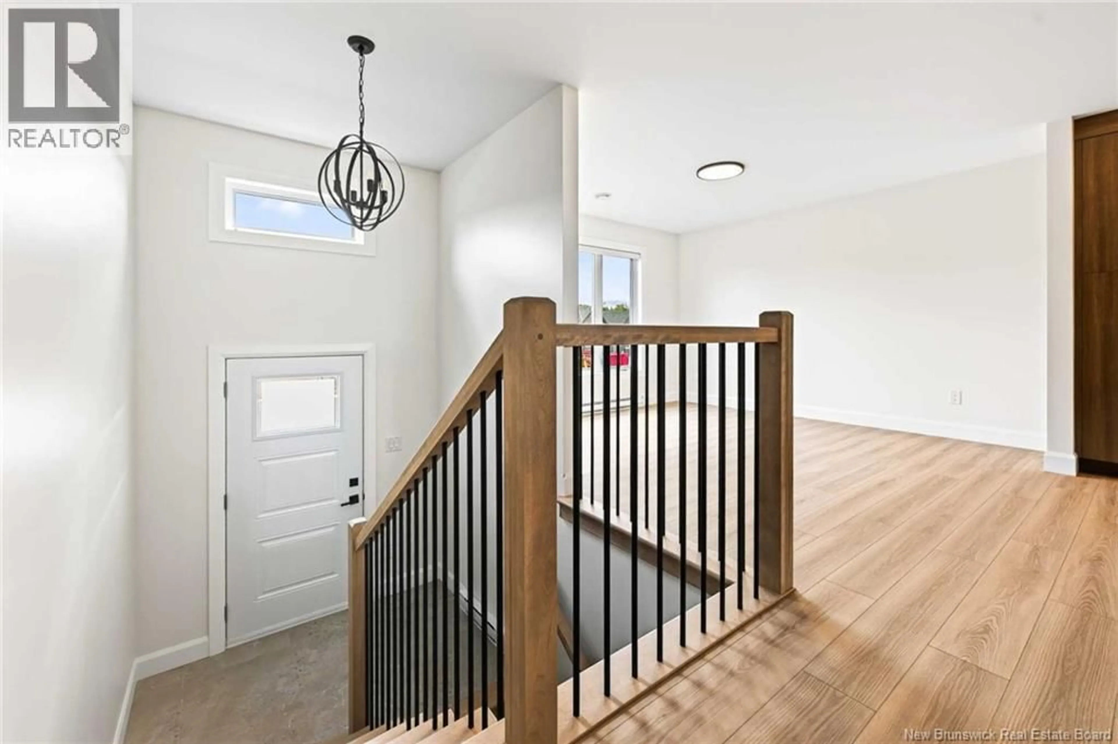 Indoor entryway for 31 PROGRÈS, Dieppe New Brunswick E1A8S6