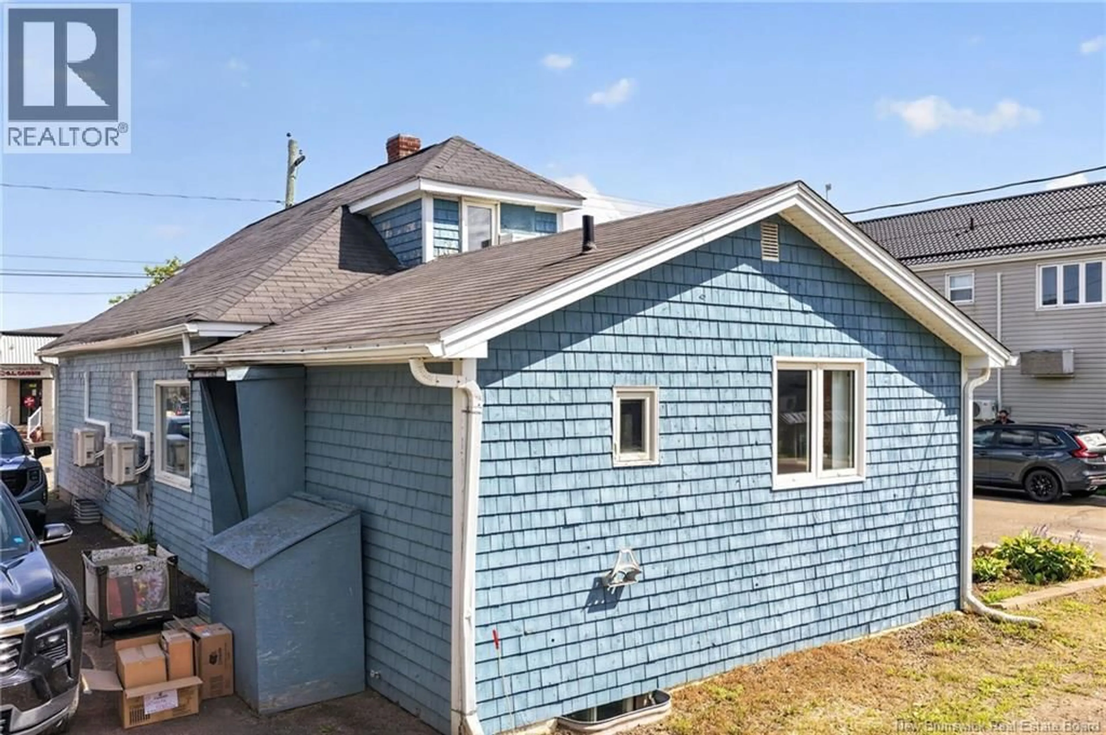 Home with vinyl exterior material, building for 9416 MAIN STREET, Richibucto New Brunswick E4W4E4